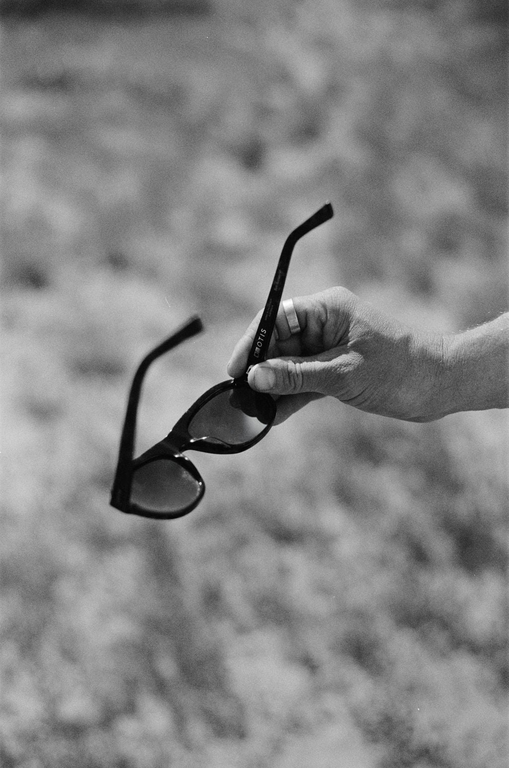 Otis Kingswood Polarized Sunglassess EcoBlack Grey