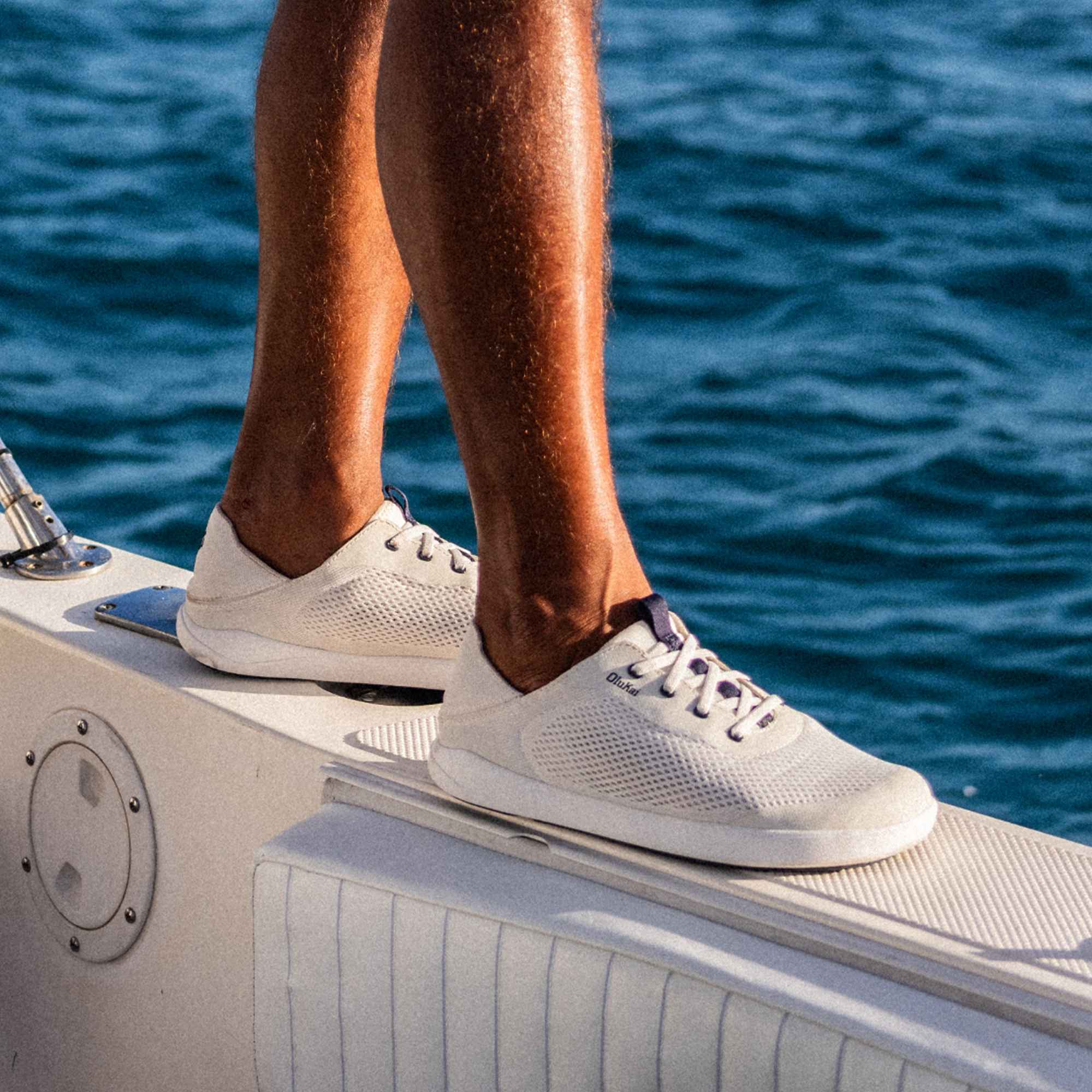 Olukai Moku Pae Mens Shoe WSDE-White Sand-Trench Blue 9.5