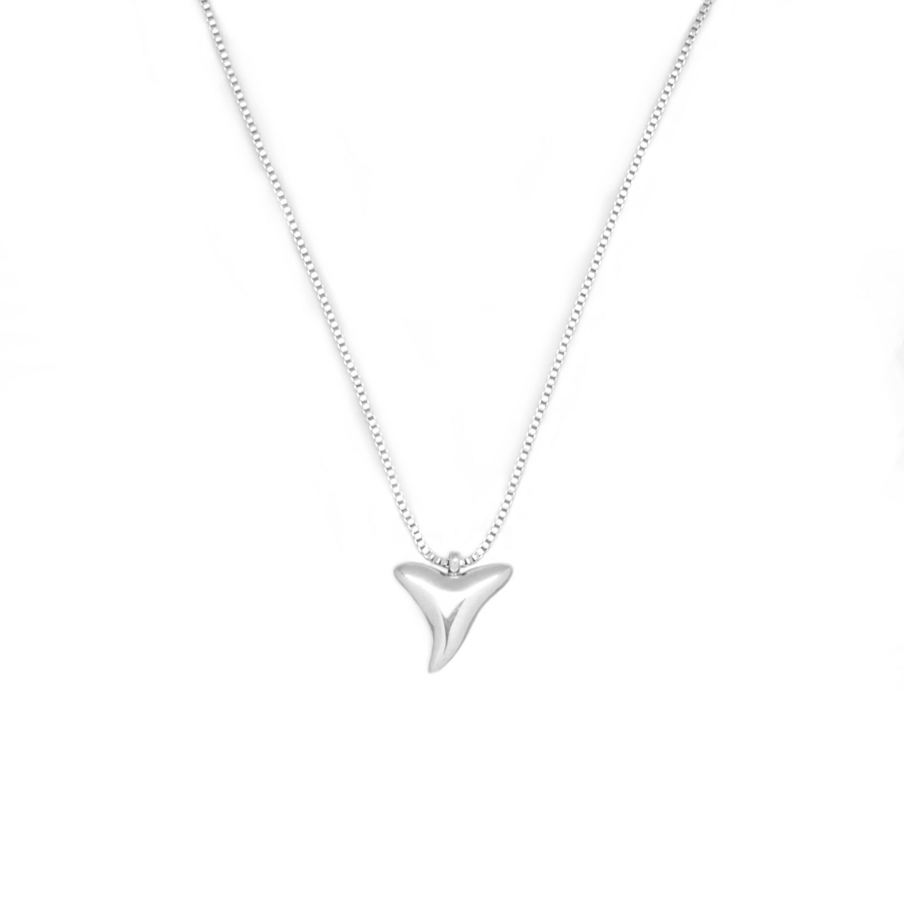 Salty Cali Shark Tooth Necklace Silver OS