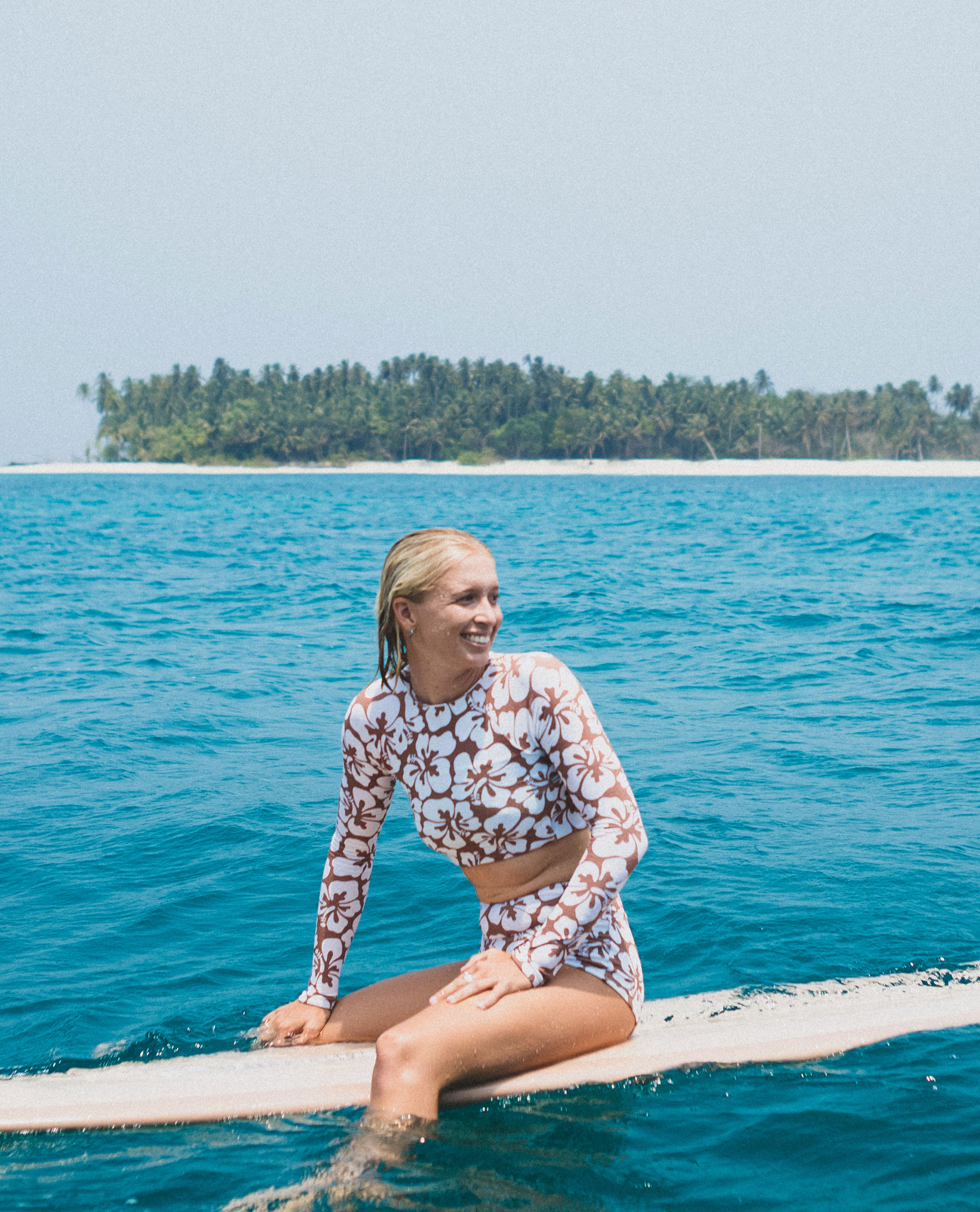 RIP CURL HIBISCUS HEAT CROP RASHVEST 0009-BROWN S