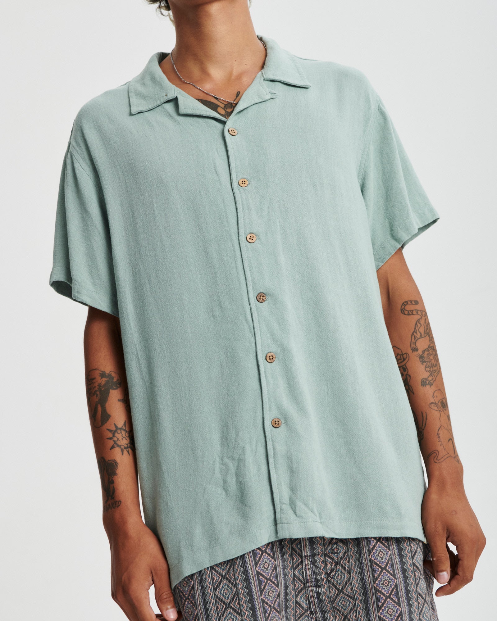 The Critical Slide Society Ernie Resort Shirt SEAGRASS L