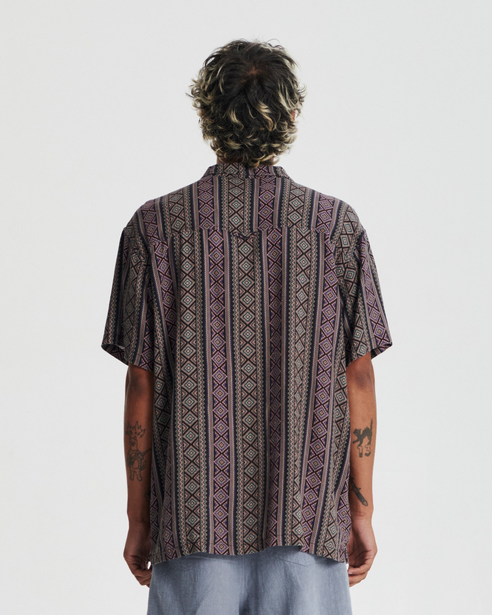 The Critical Slide Society Trader Resort Shirt BLACK M