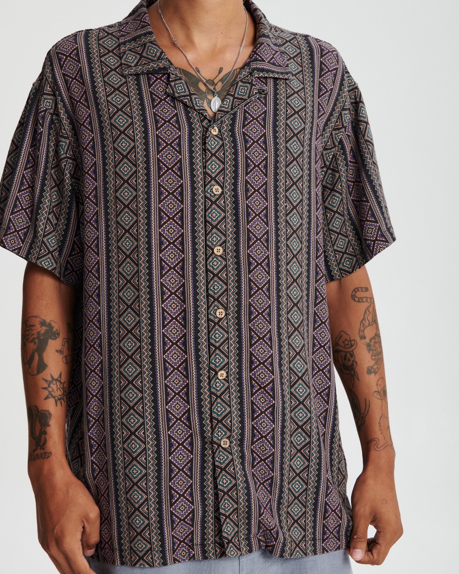 The Critical Slide Society Trader Resort Shirt BLACK M