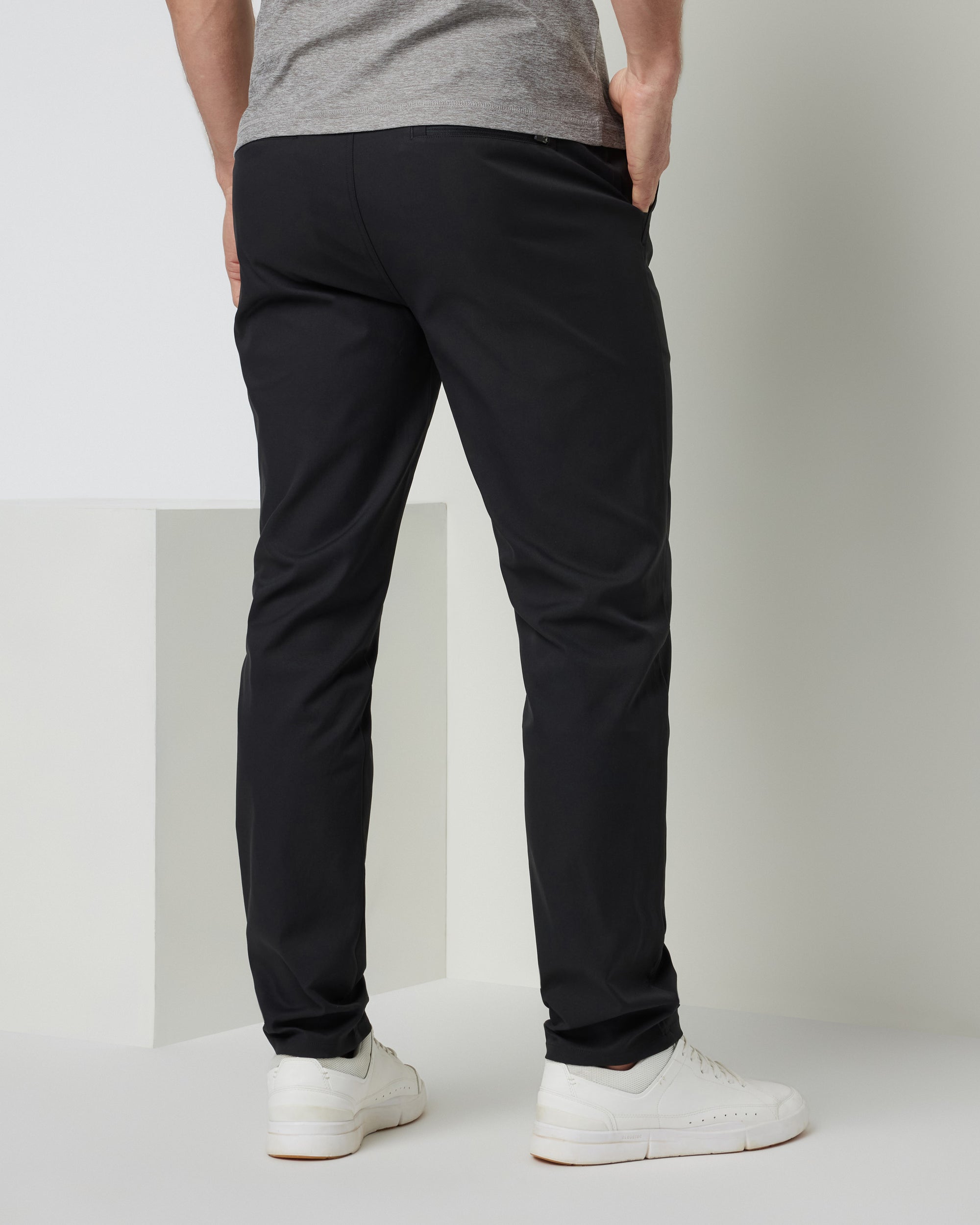 Vuori Cascade Tech Chino Slim 30" Pant BLK 33