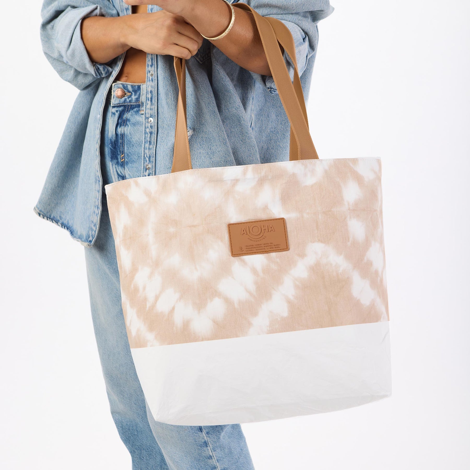 Aloha Day Tripper Tote Shibori - Sandstone OS