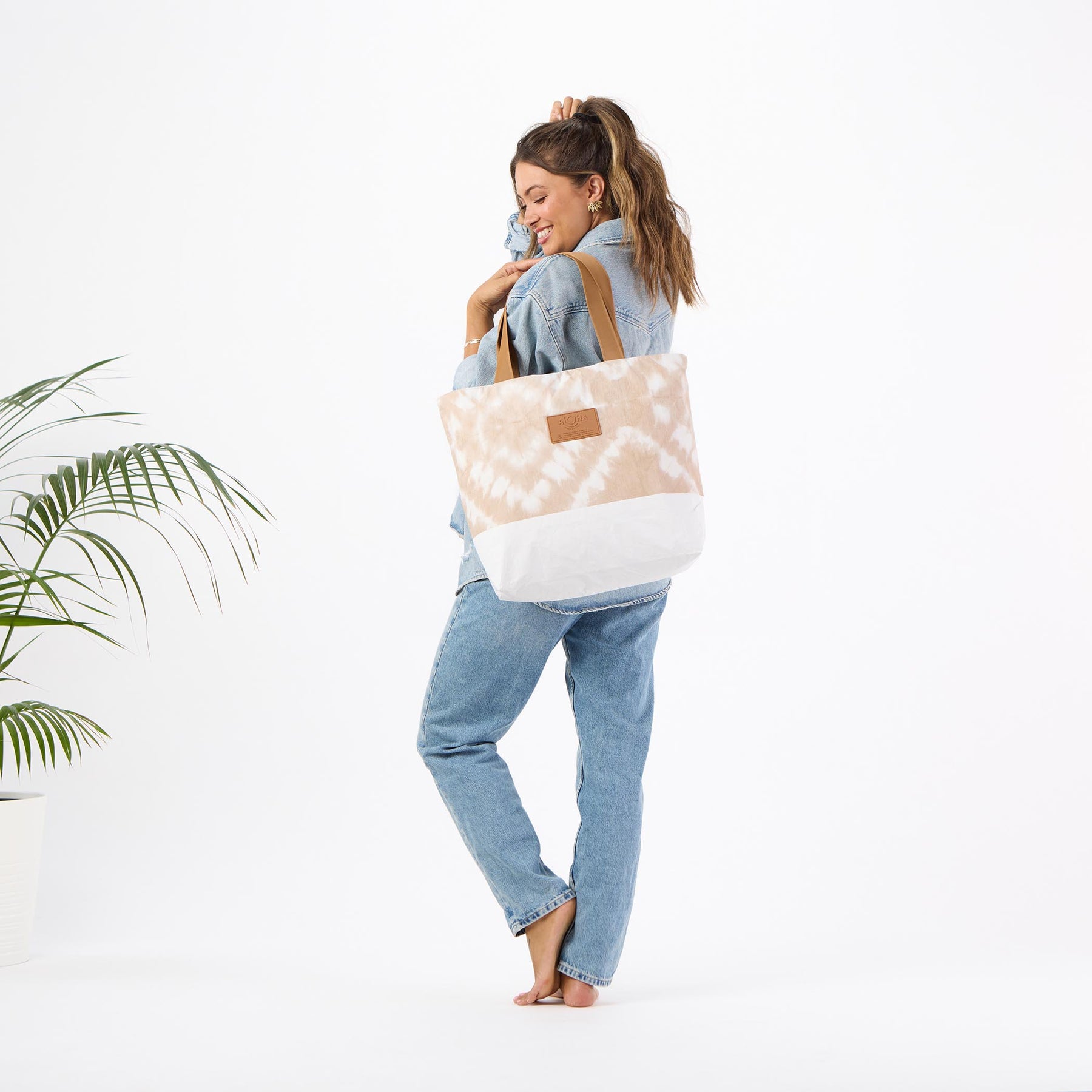 Aloha Day Tripper Tote Shibori - Sandstone OS