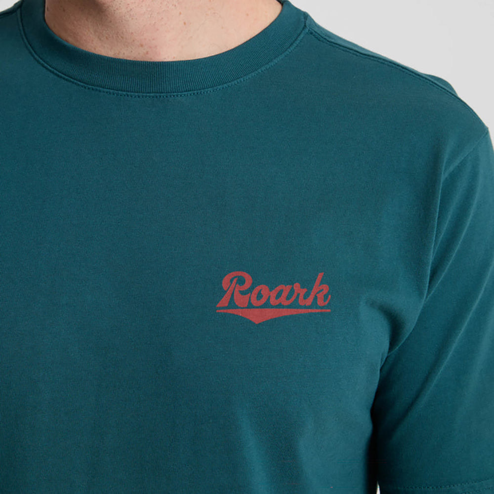 Roark Diamond Script SS Tee DPS-DEEP SEA L