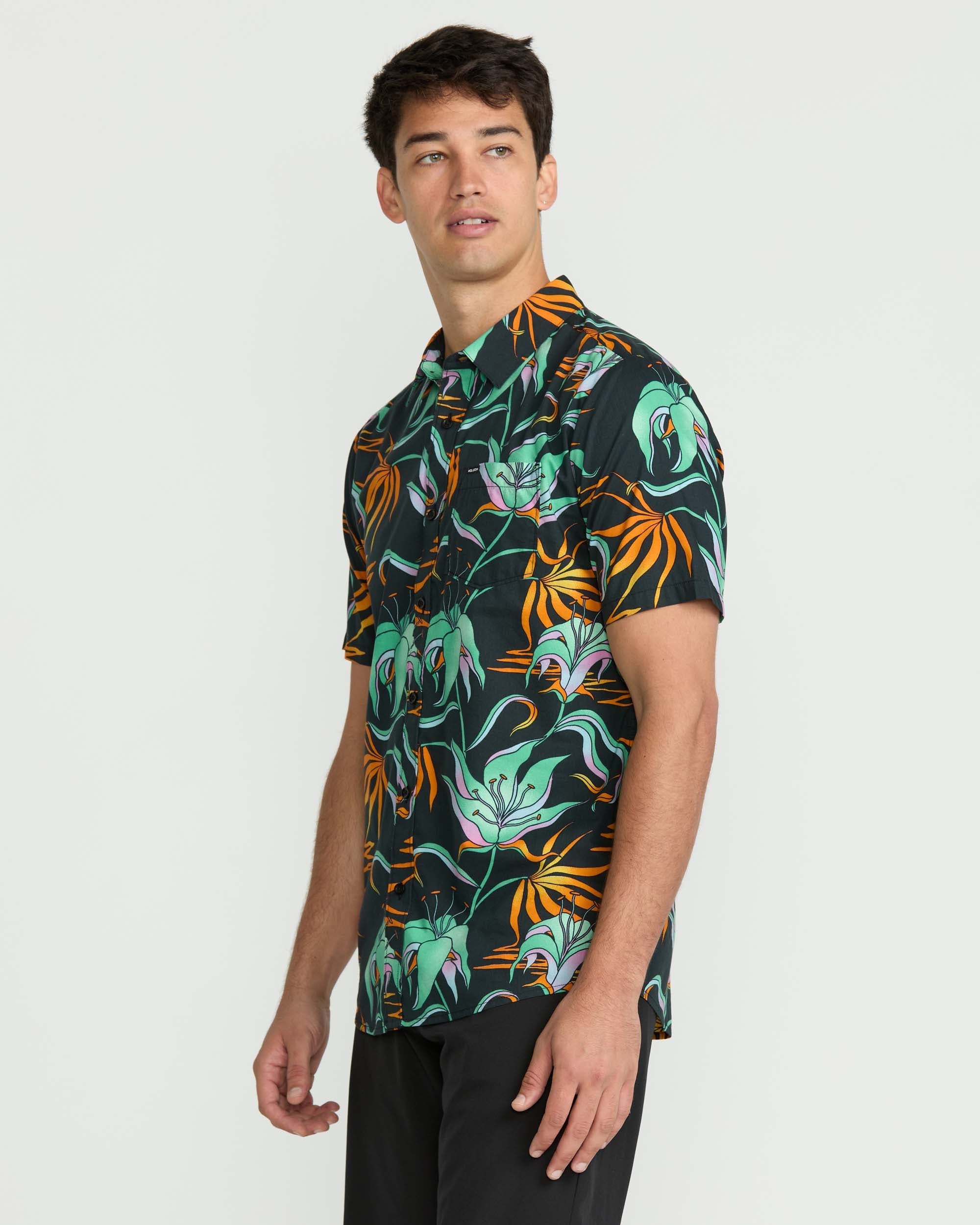 VOLCOM BRAINMELTER FLORAL SS BGR-BLACK GREEN L