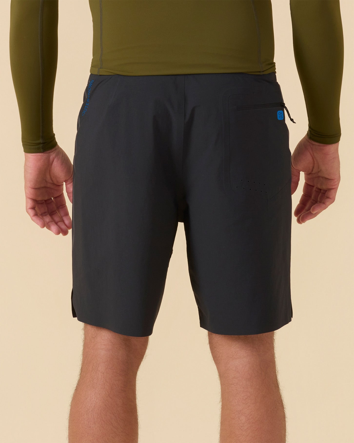 OuterKnown APEX Evolution Trunk by KS 19" PCH-Pitch Black 36