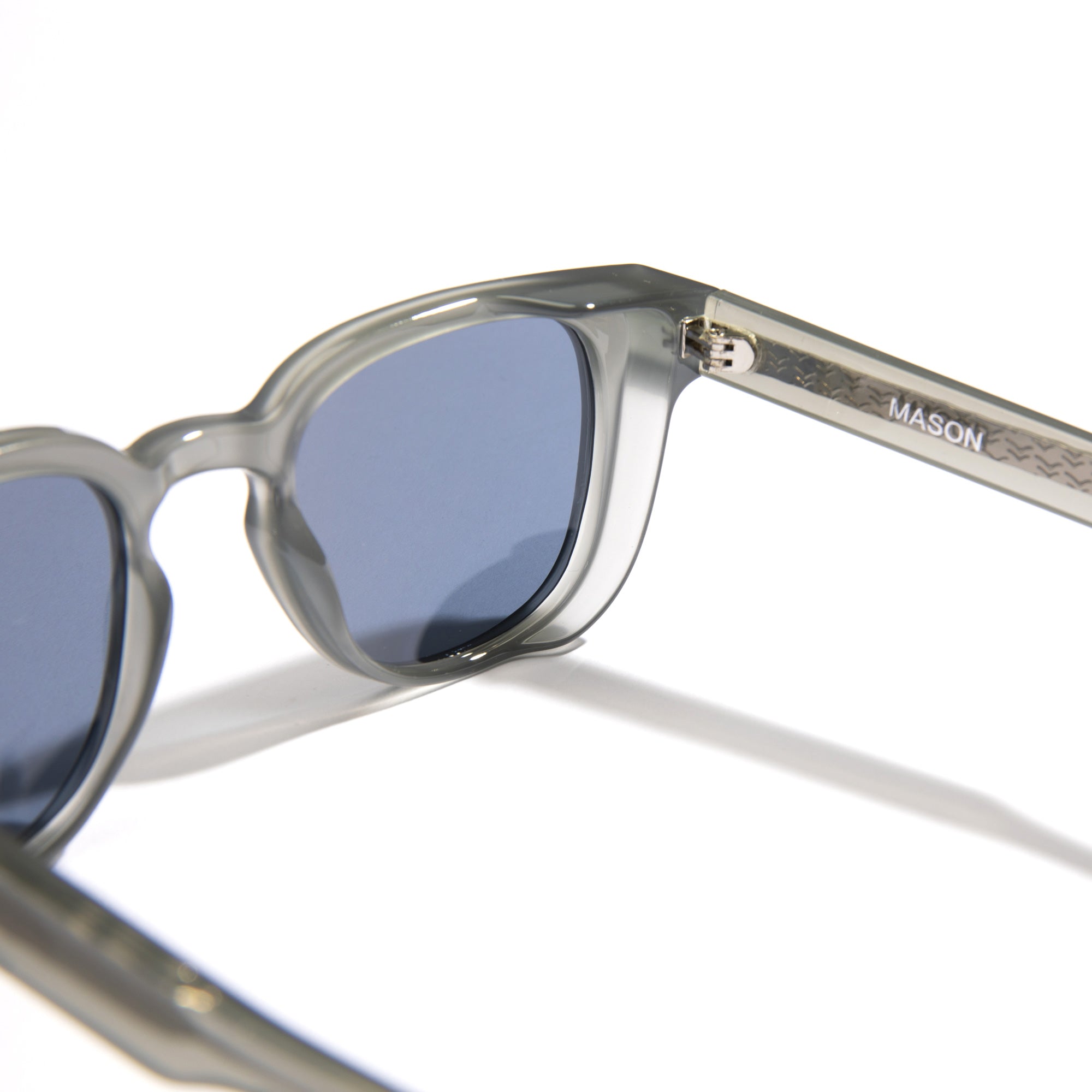 I-SEA MASON MEN'S POLARIZED SUNGLASSES GREY / NAVY POLARIZED LENS