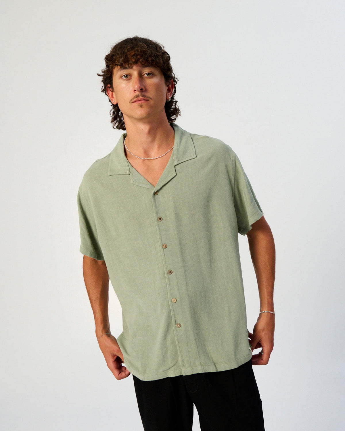 The Critical Slide Society Ernie Resort Shirt Seagrass S