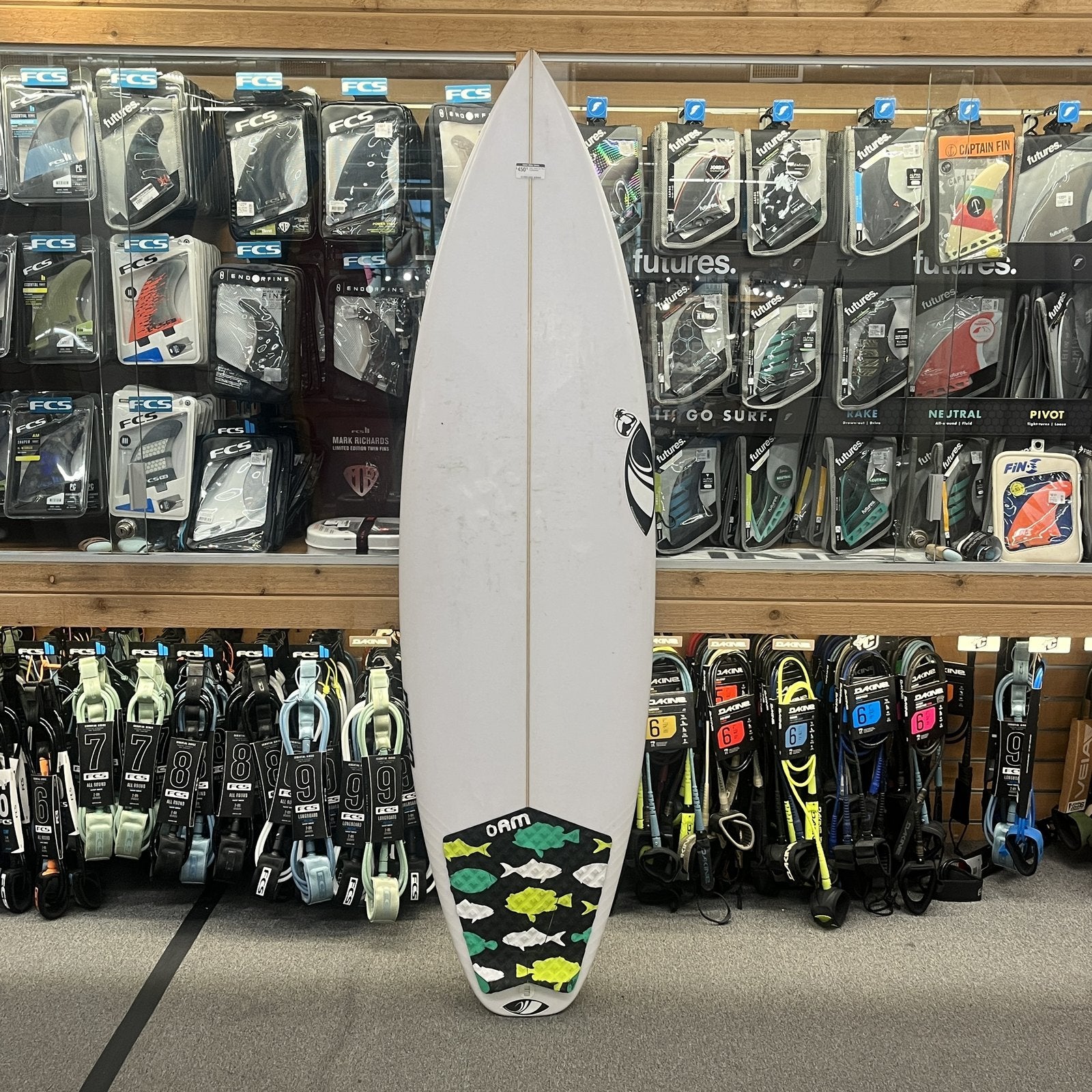 5ft8in Sharp Eye Disco, Consignment