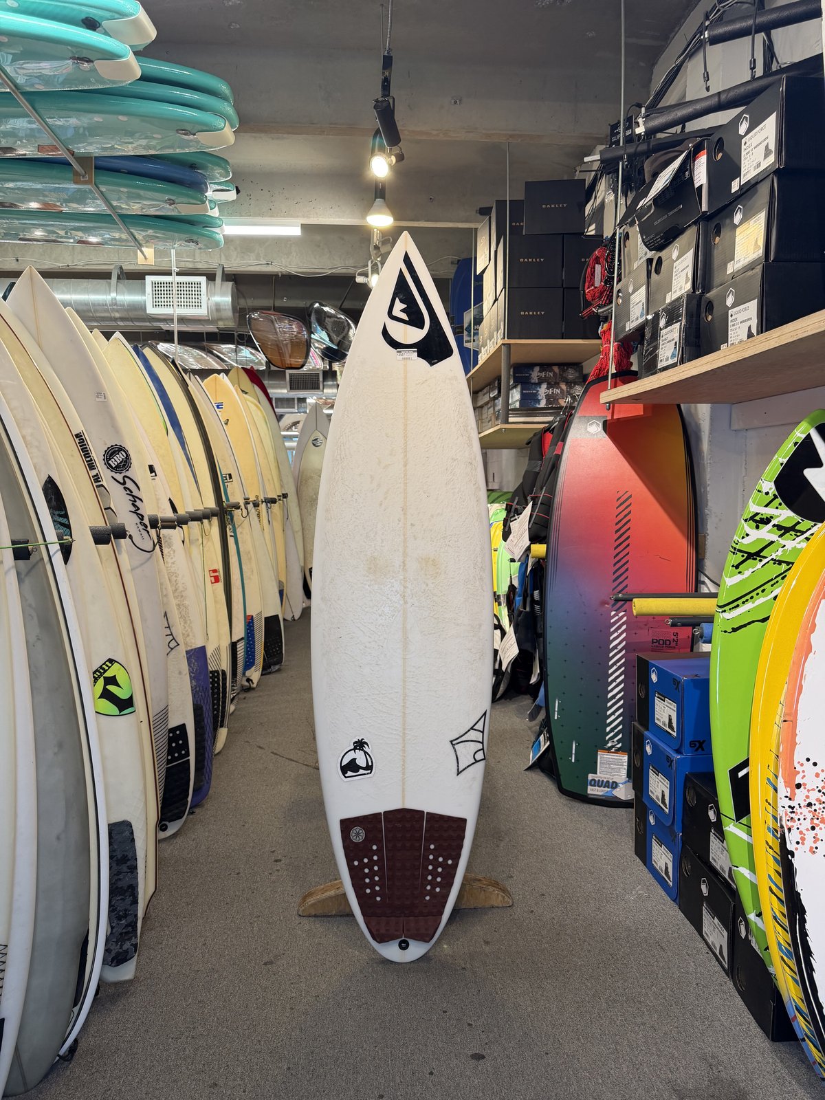 5ft9in Dominion Consignment - Makish