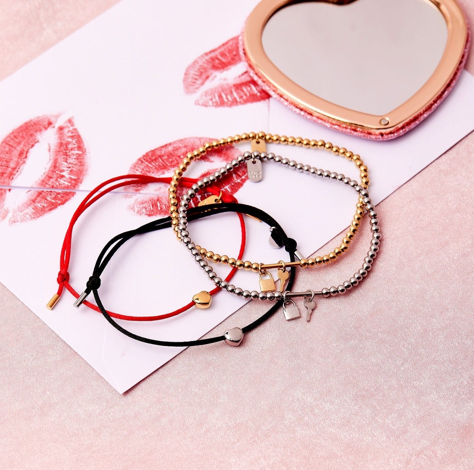 Pura Vida Lydia Charm with Heart Bracelet Red