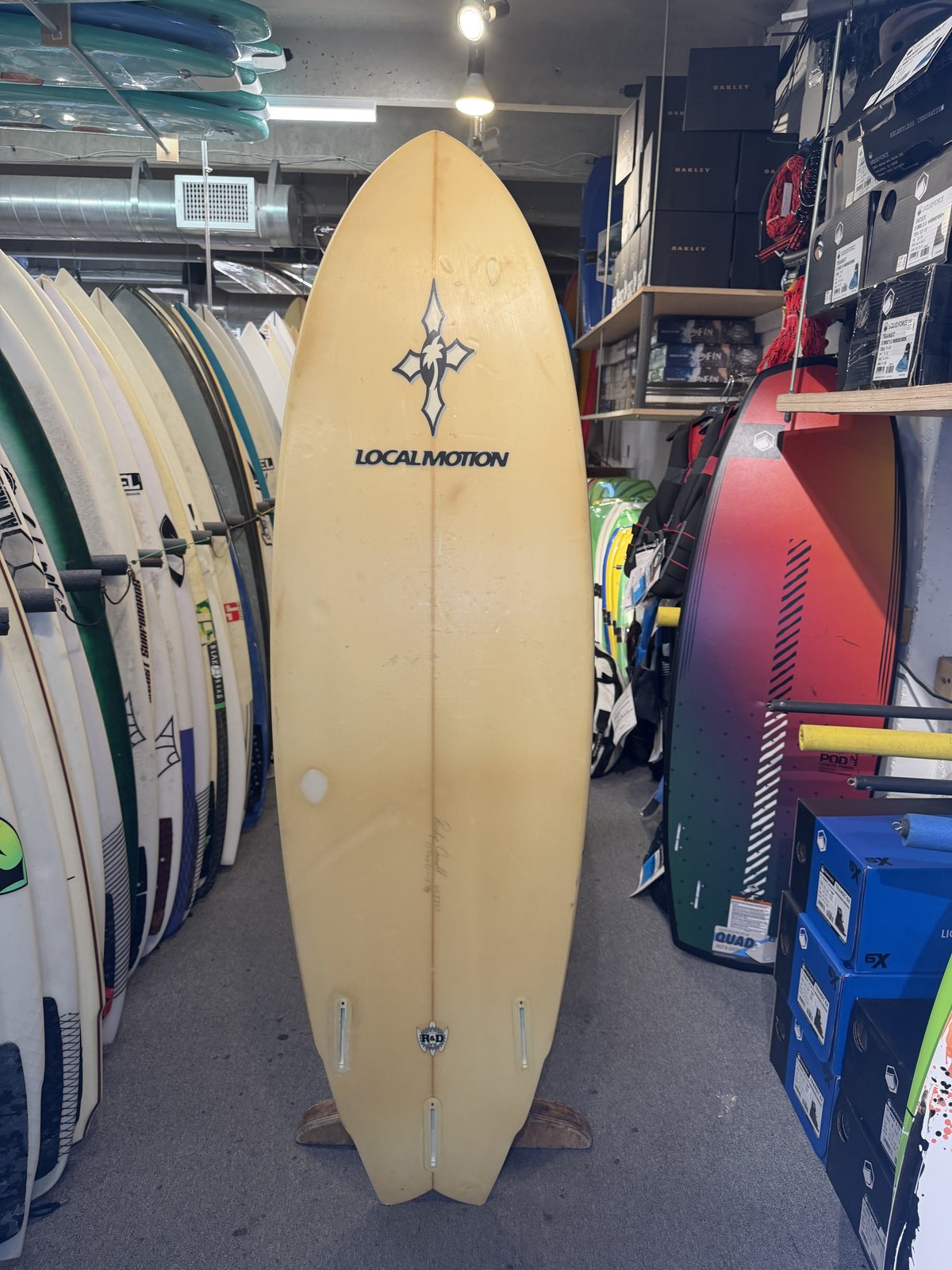 6ft0in Ricky Carroll Local Motion Consignment - Rock