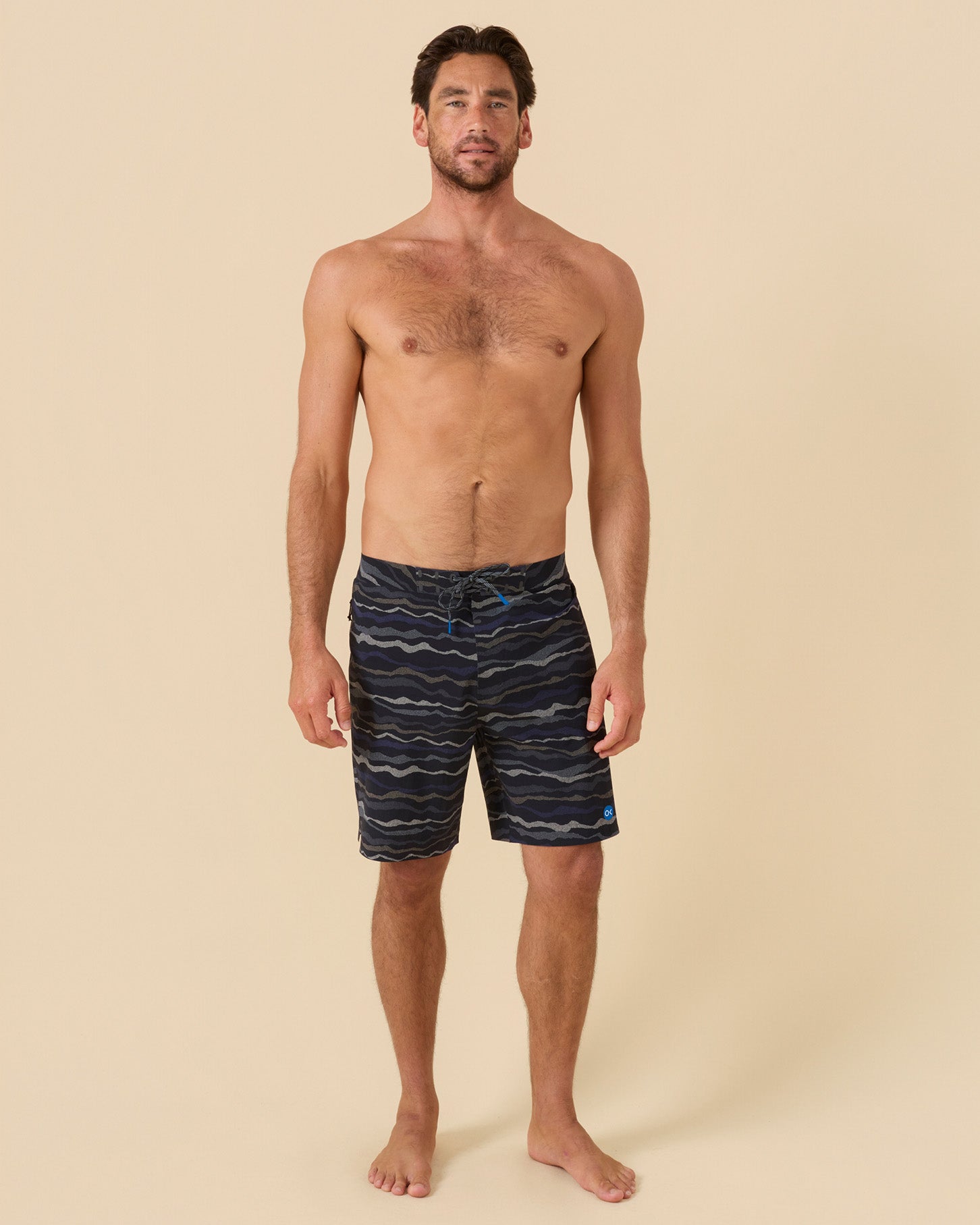 OuterKnown APEX Evolution Trunk by KS 19" PCH-Pitch Black 32