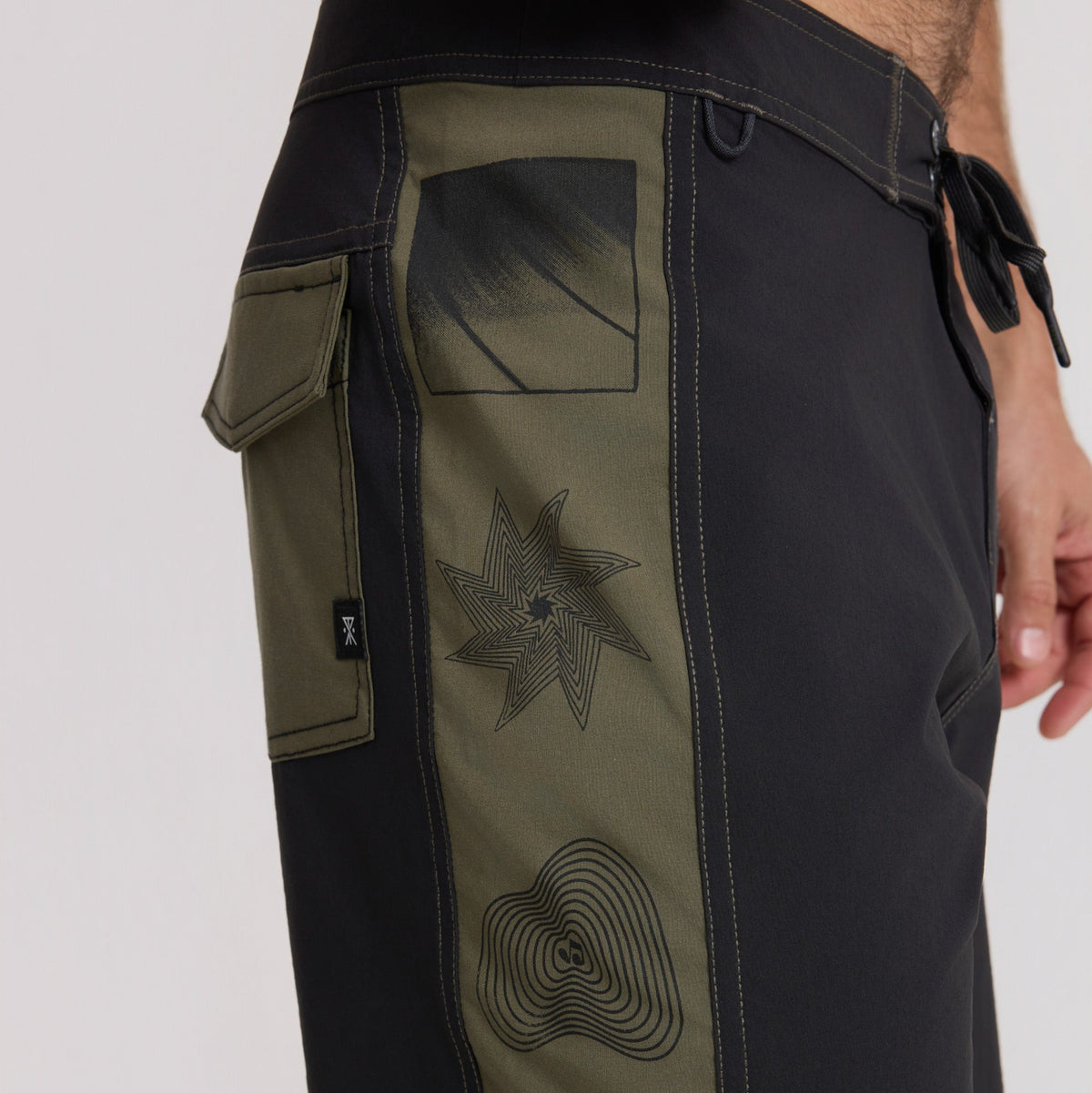 ROARK PASSAGE BLACK 2 31