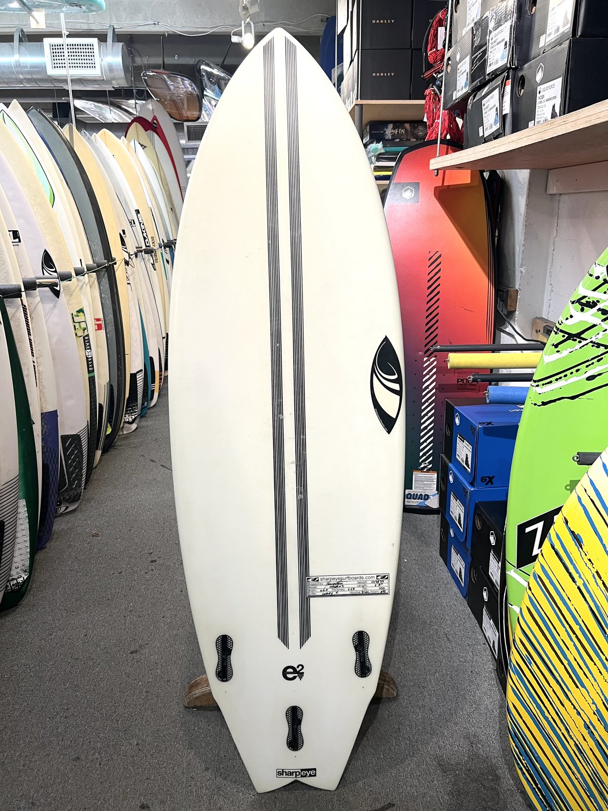 5Ft8In Sharpeye Modern 2 Consignment - Pechonis