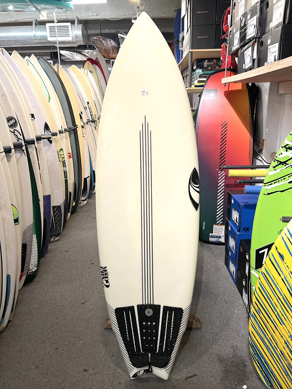 5Ft8In Sharpeye Modern 2 Consignment - Pechonis