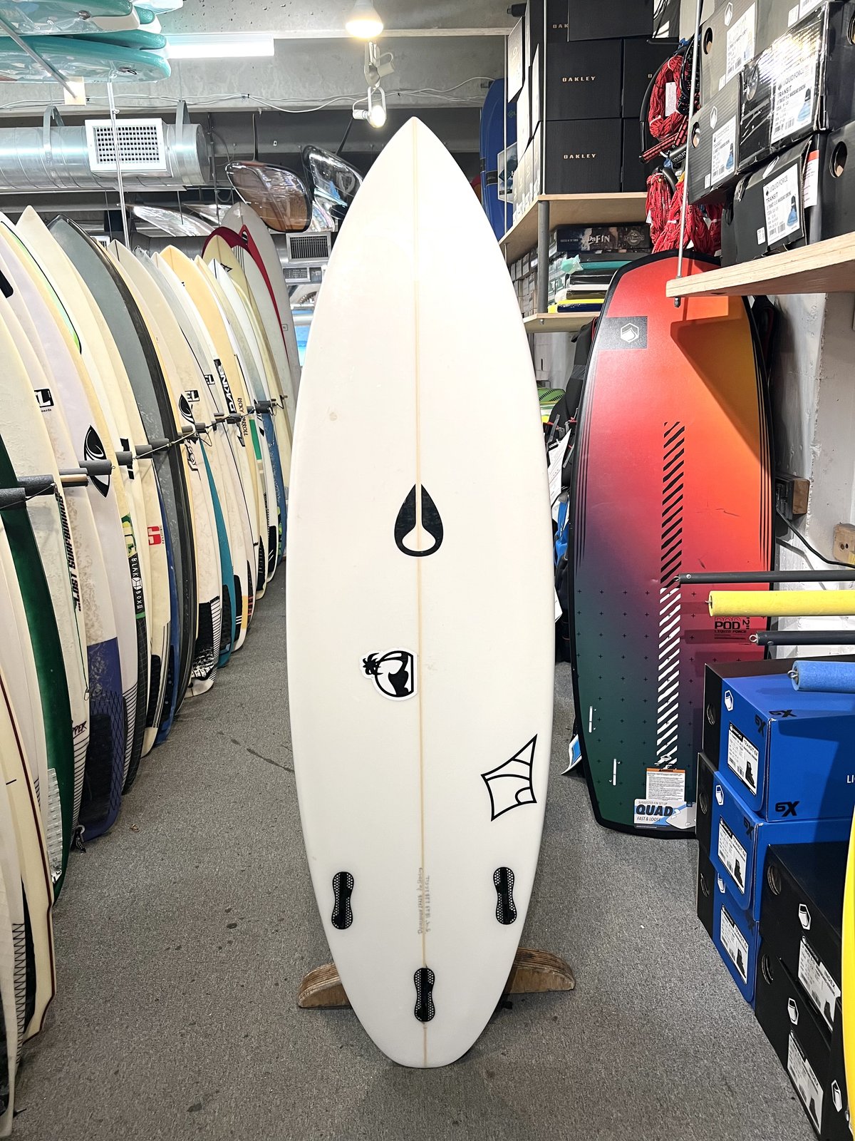 5ft9in Dominion Consignment - Makish