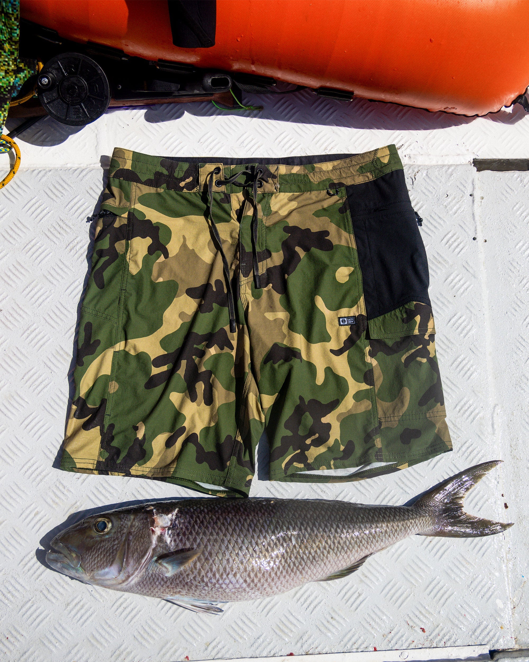 SALTY CREW FLAGSHIP BOATSHORT LightCamo 31