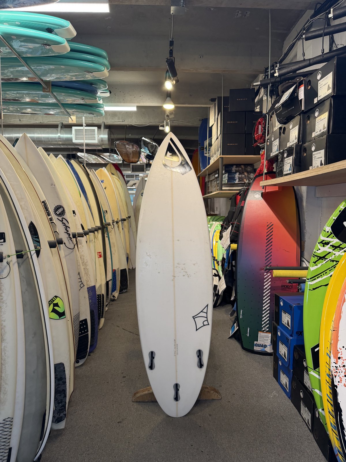 5ft9in Dominion Consignment - Makish