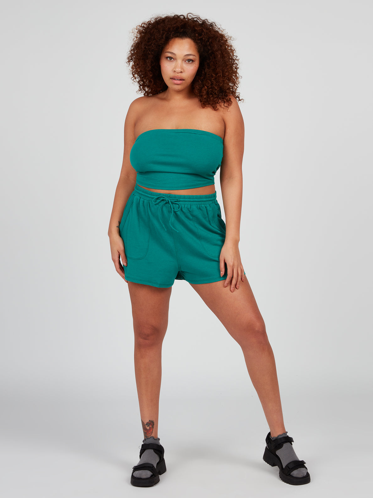 VOLCOM LIVED IN TUBE TOP JDE L