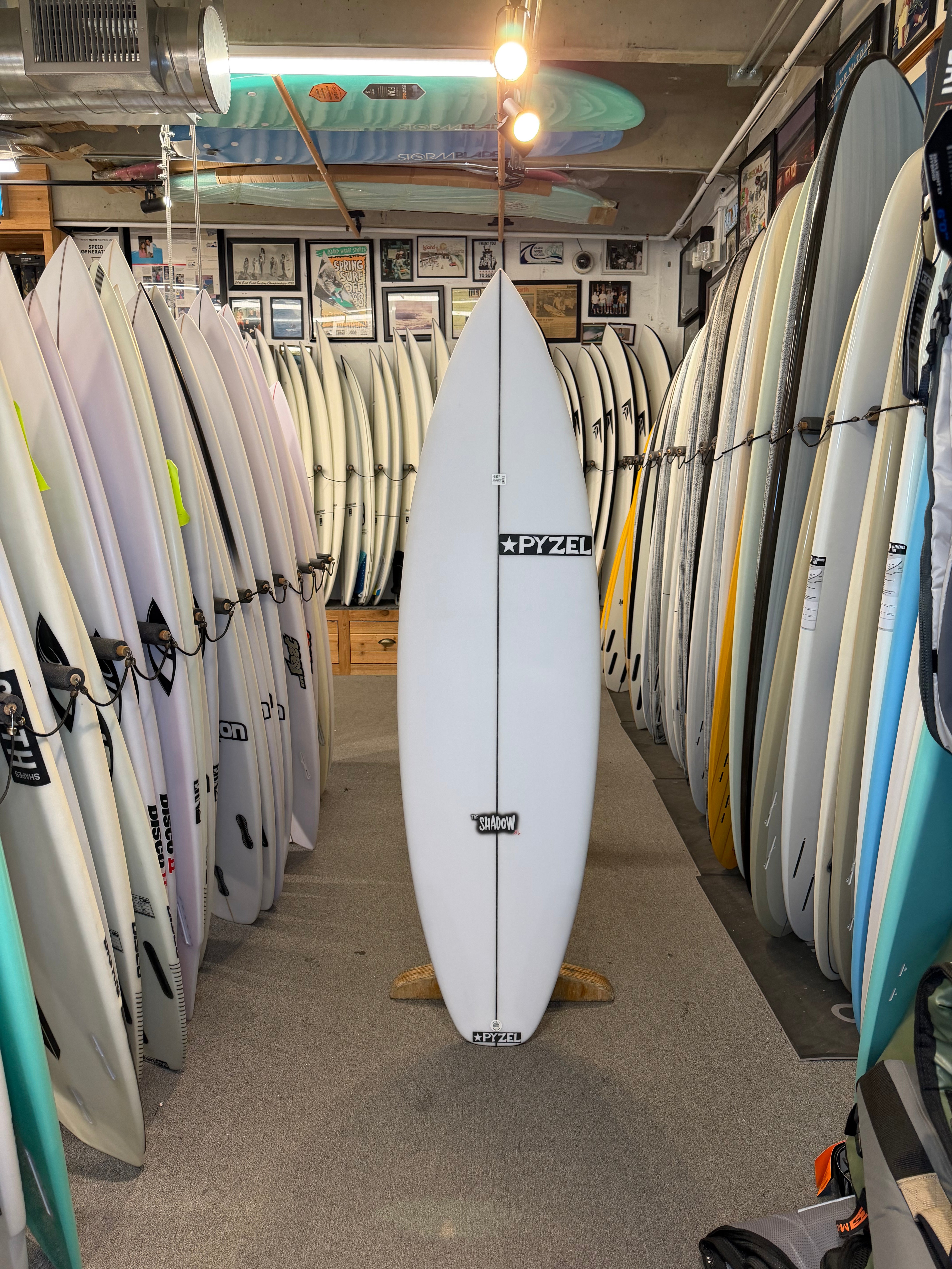 Pyzel Surfboards The Shadow XL Futures 5ft10in