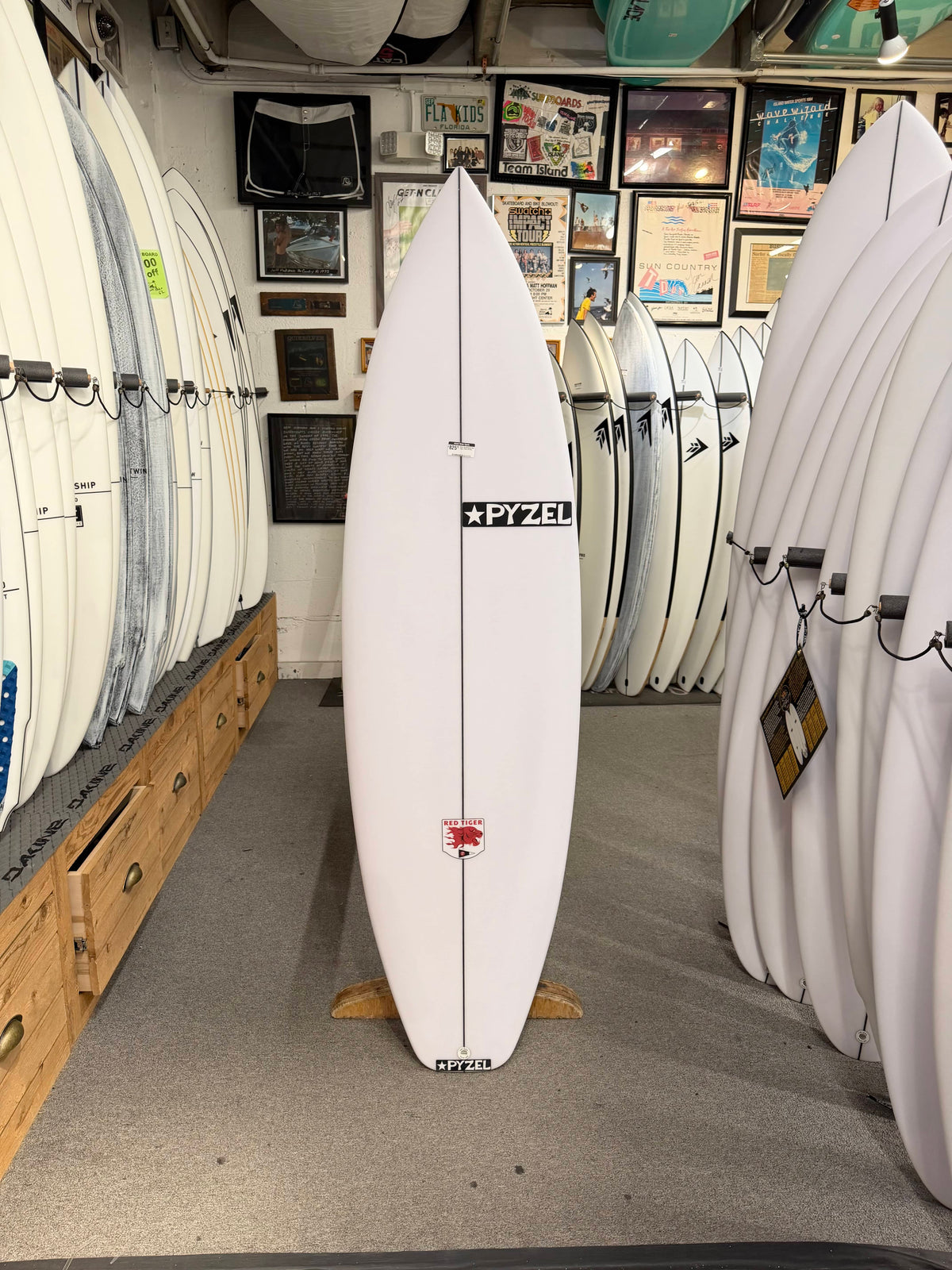 Pyzel Surfboards Red Tiger FCS2 5ft10in