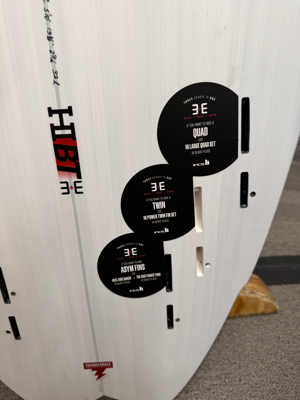 Thunderbolt Surfboards HIBT White/Red 5ft10in