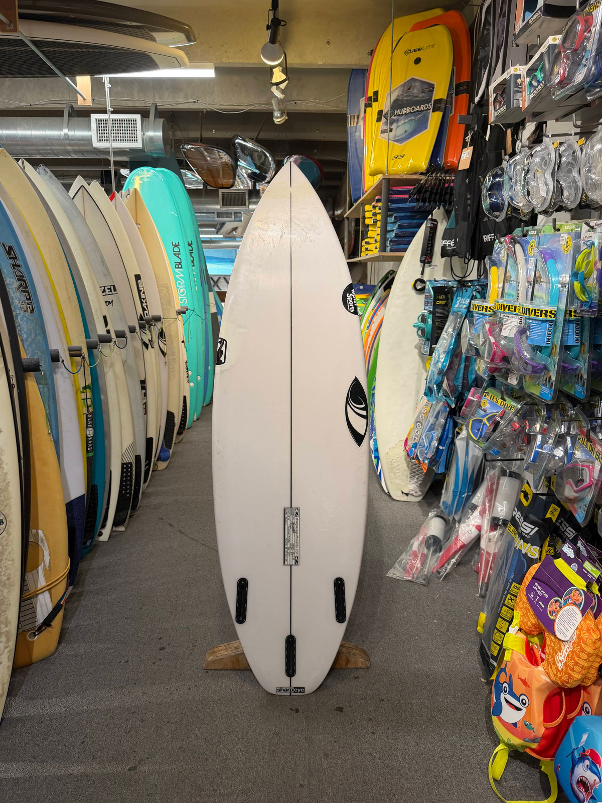 5ft6in Sharp Eye Disco Consignment - Sebestyen