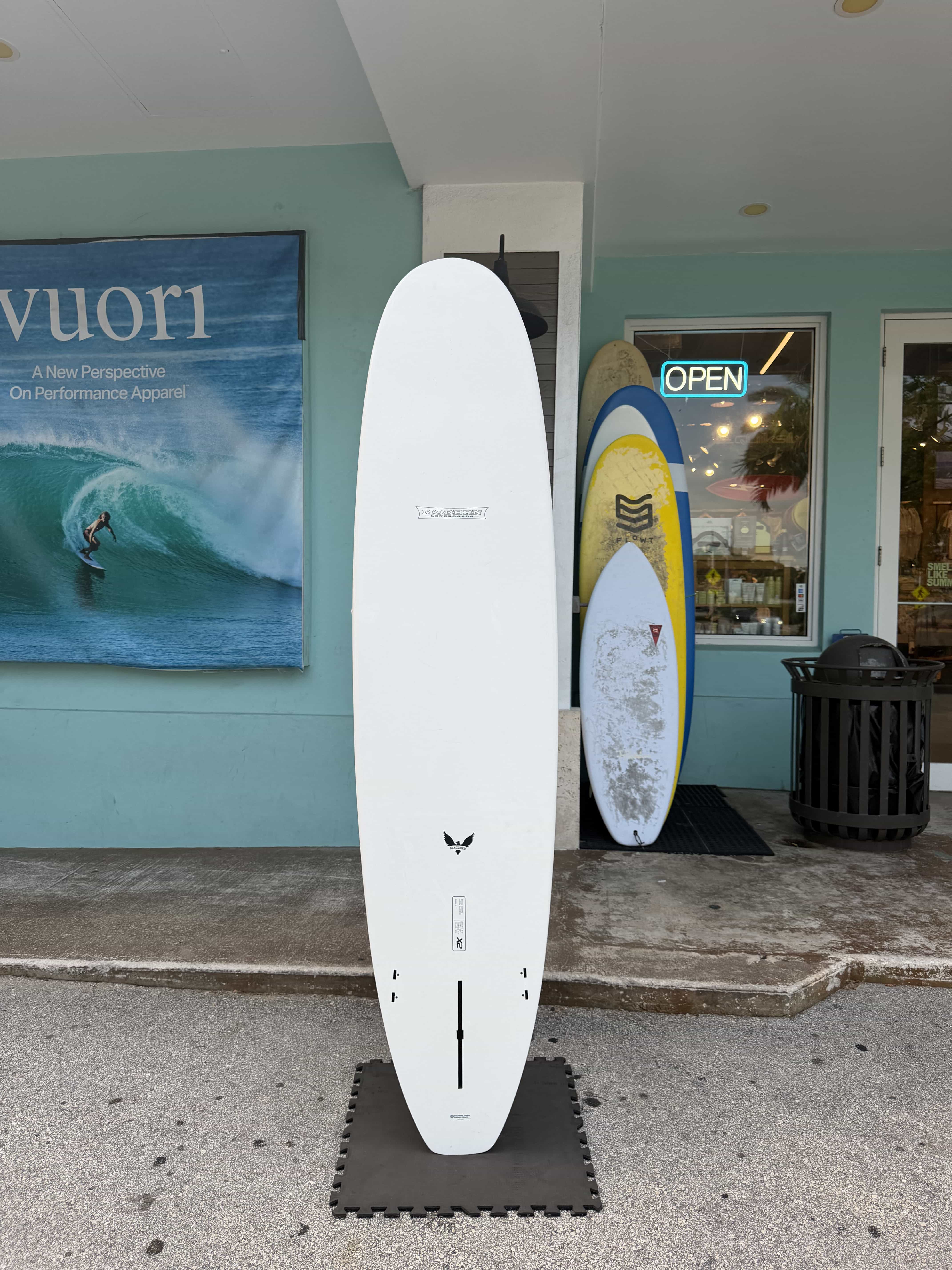 8ft0in Modern Blackbird Consignment - O'Connor W/FINS