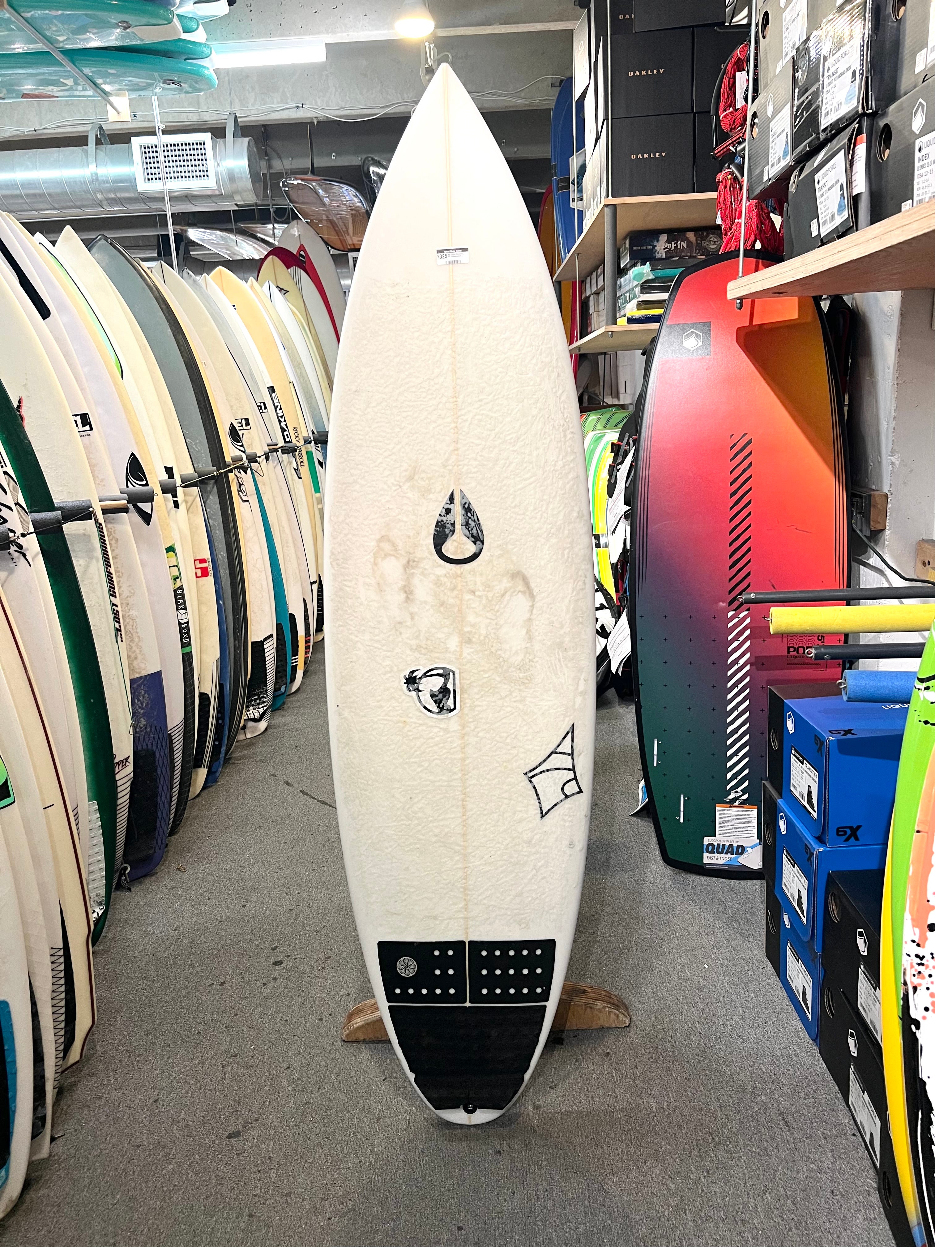 5ft9in Dominion, Consignment
