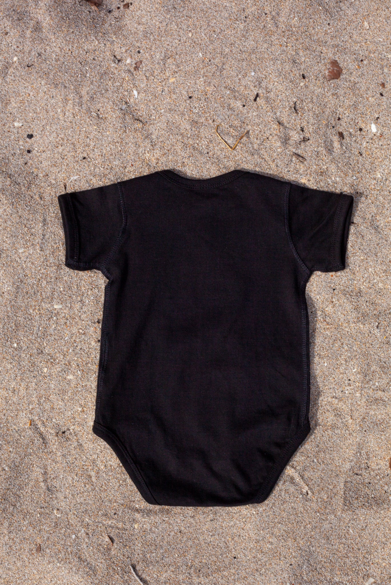 Island Water Sports Script DFB Baby Onesie Black-White 18M