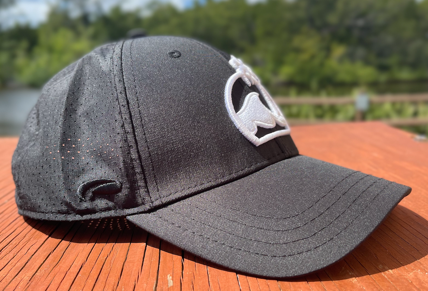 Island Water Sports SPF 50 Wave And Palm Hat Black/White OS