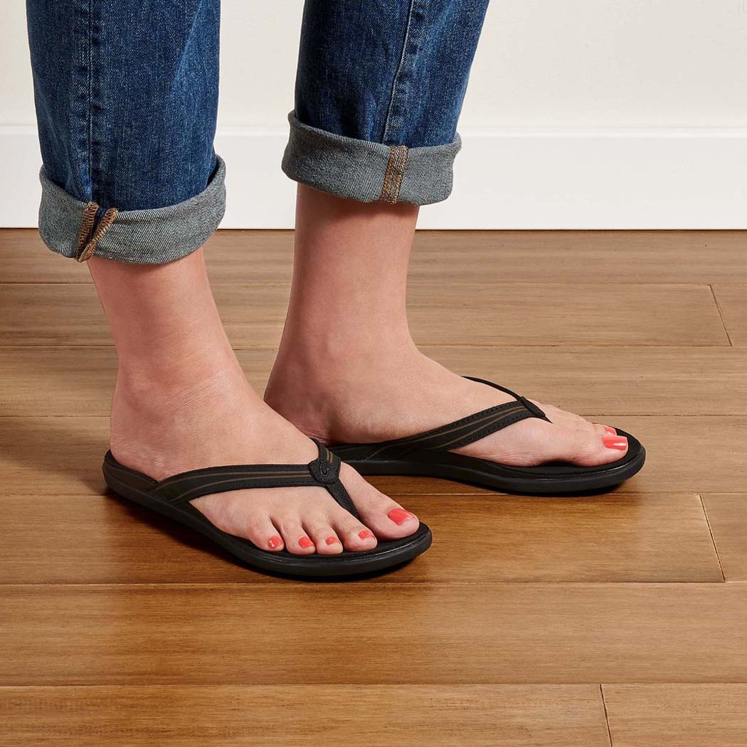 Olukai Aukai Womens Sandal 4040-Black-Black 9