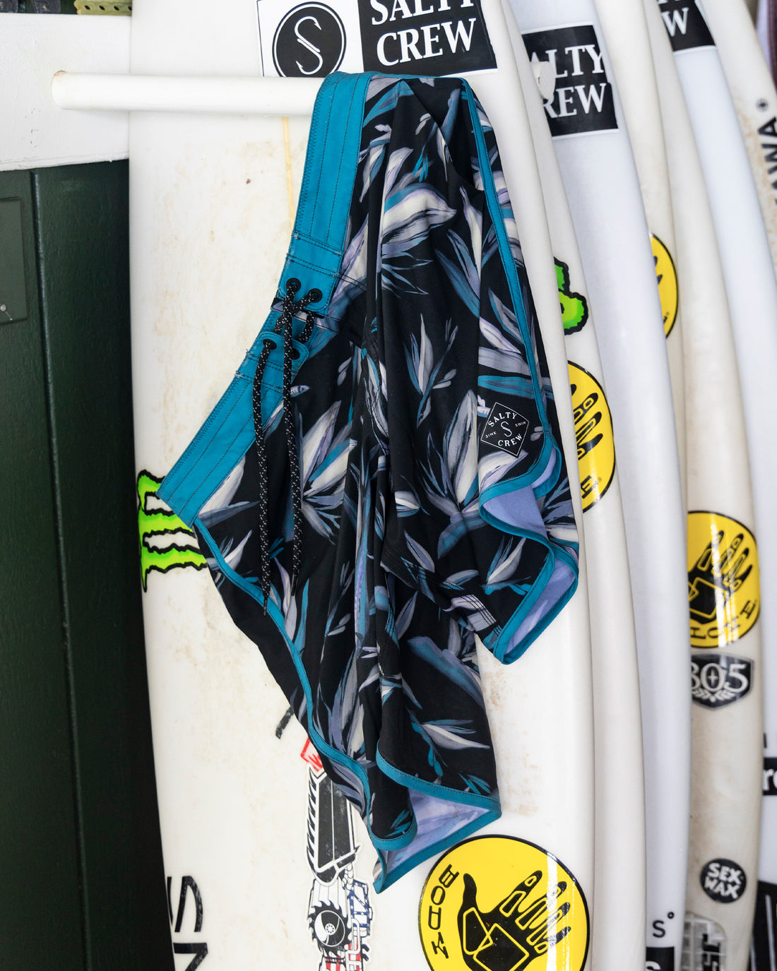 SALTY CREW BREAKER BOARDSHORT BLACK BLUE 36