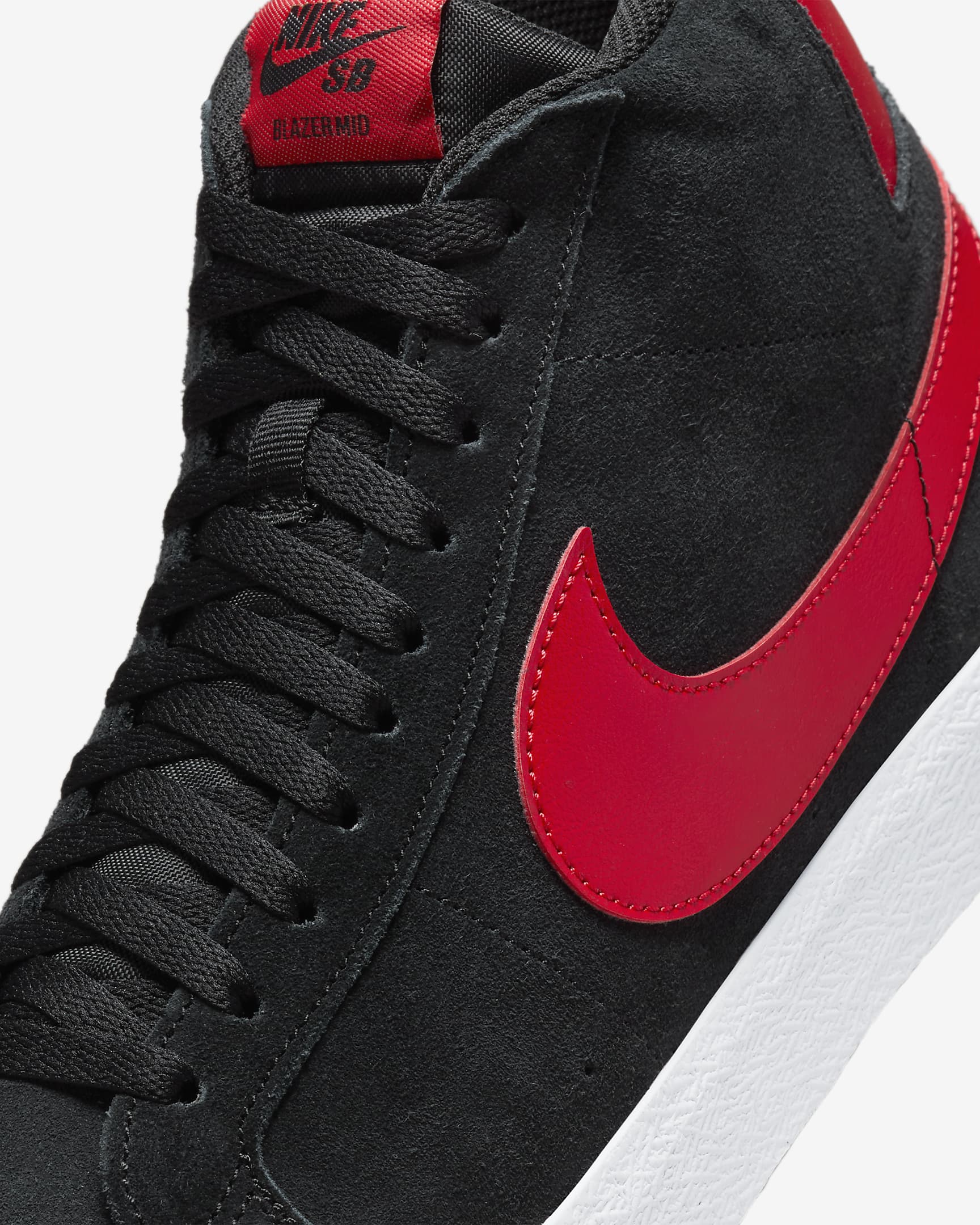 Nike SB Zoom Blazer Mid 002-Black/UniversityRed 9
