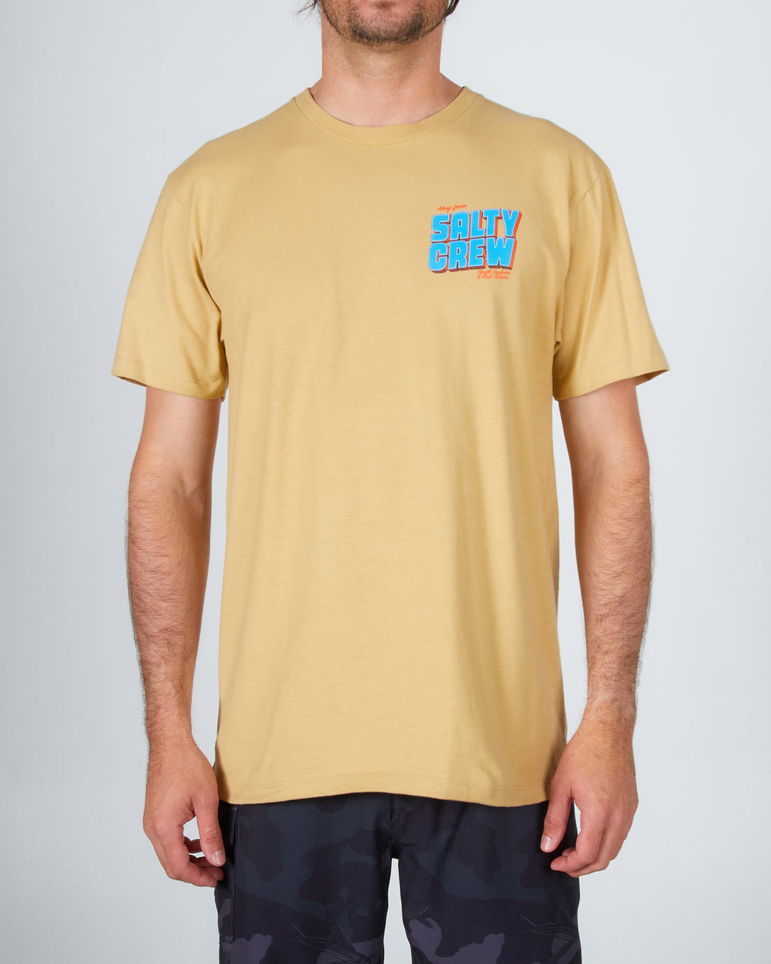 SALTY CREW GREETINGS PREMIUM S/S TEE CAMEL L