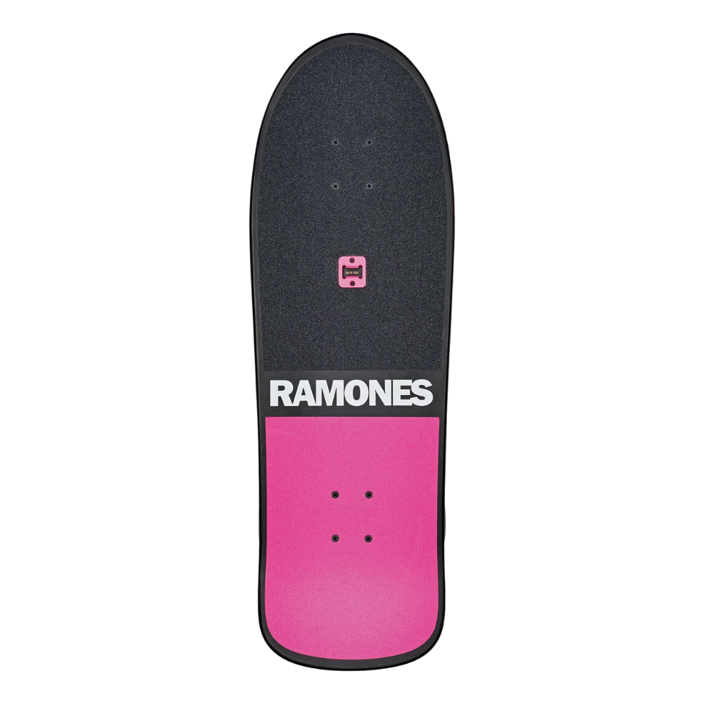 Globe Aperture Complete Skateboard Ramones/Hey Ho 31