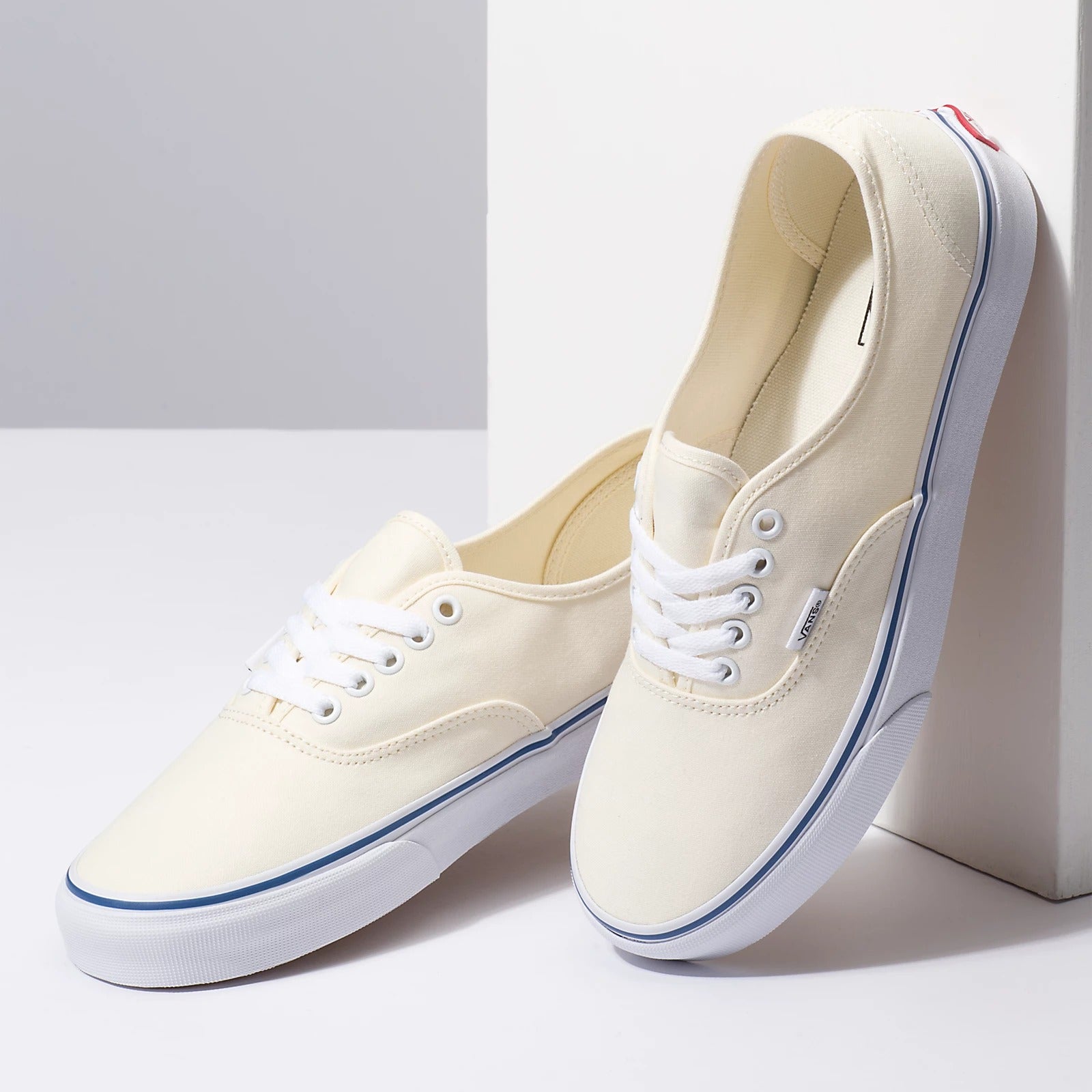 Vans Authentic White 5