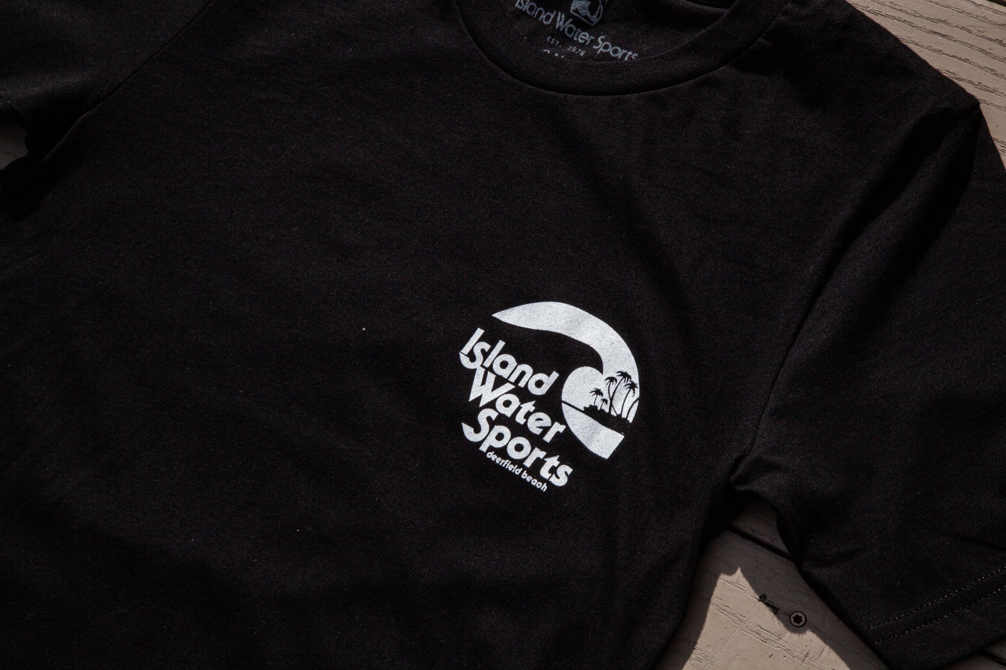 Island Water Sports Reverse Sticker S/S Tee Black/White XS