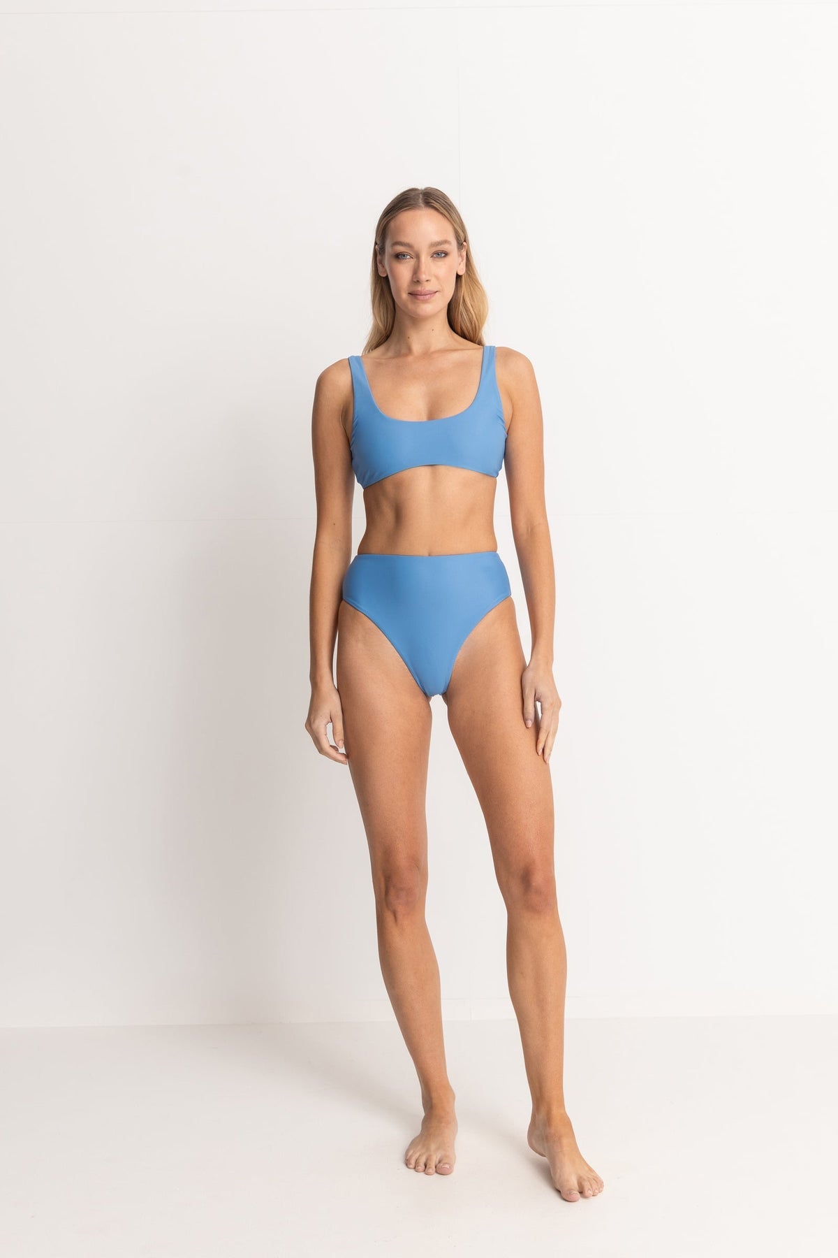 Rhythm Classic Crop Top BLU L