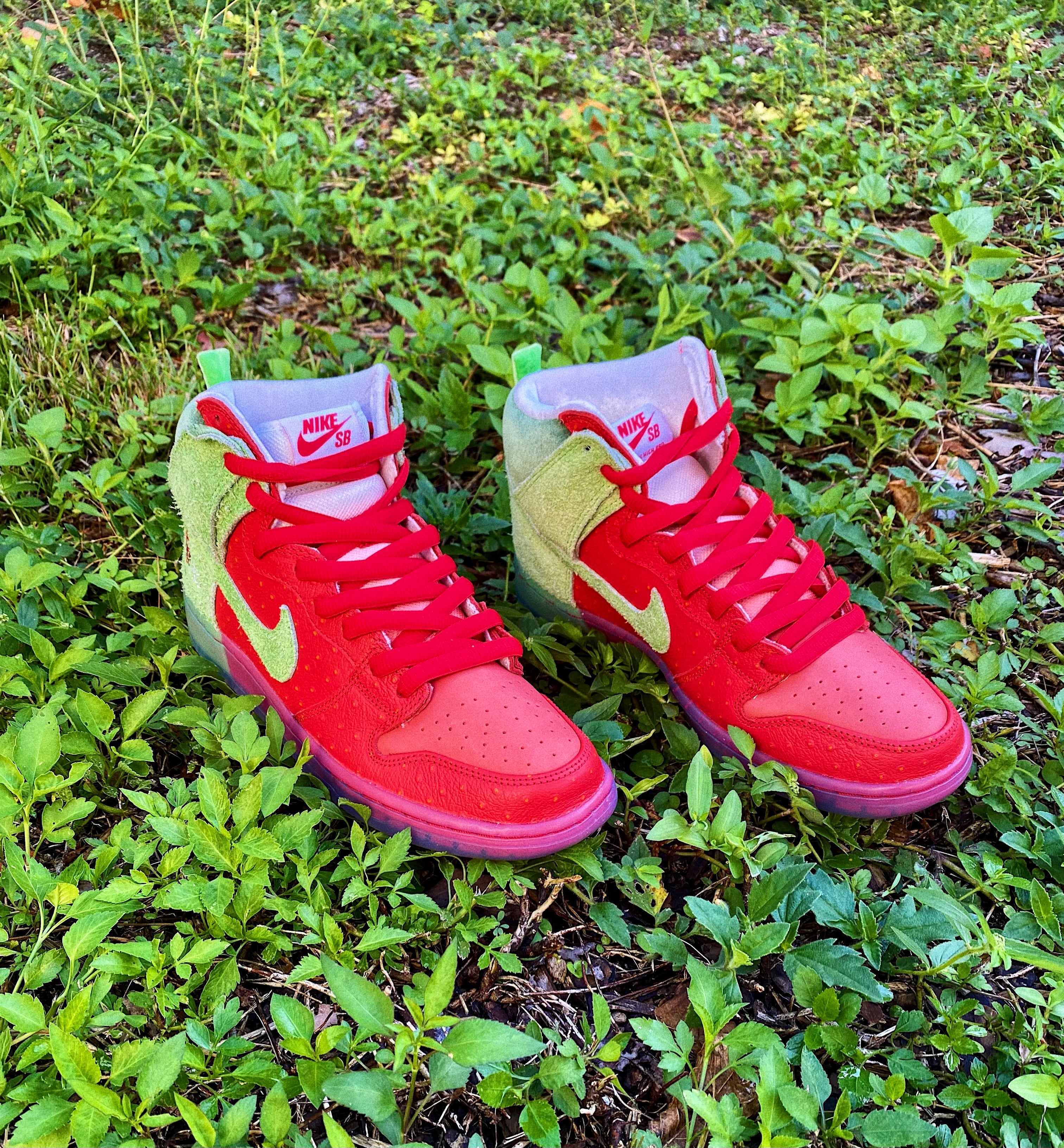 Nike Sb Dunk High “Strawberry Cough” Raffle *cough* *cough*