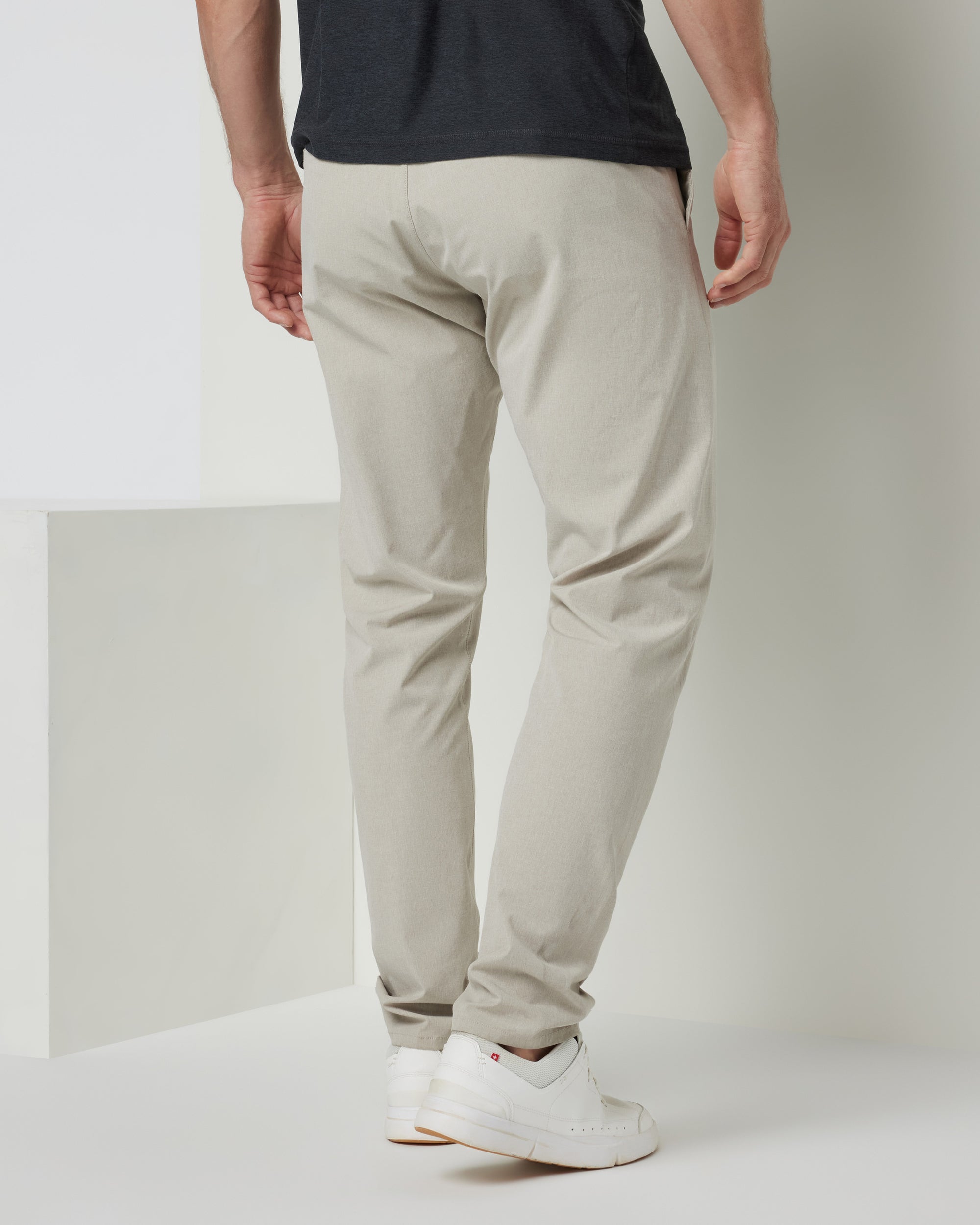 Vuori Aim Pant KHK-Khaki 36