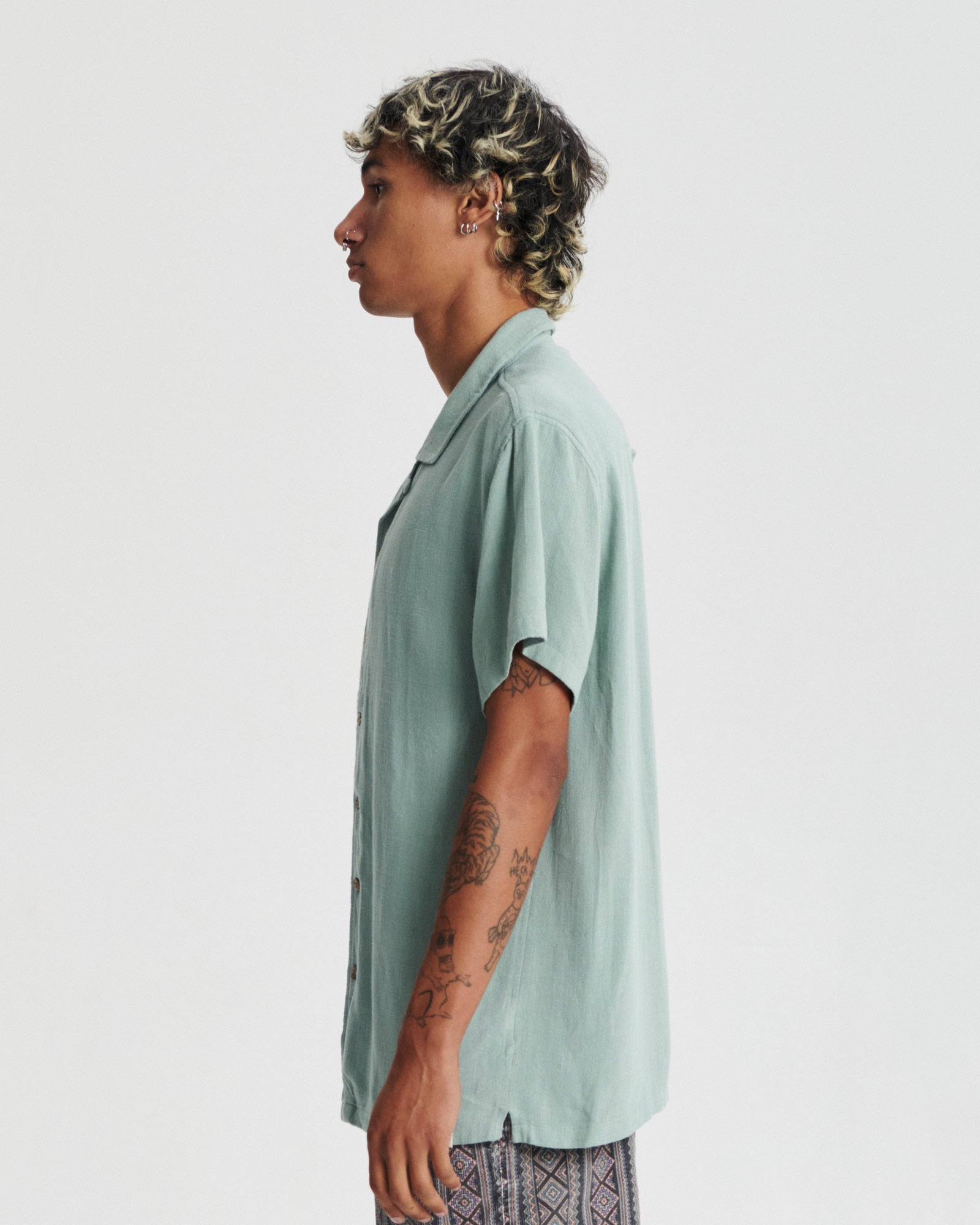 The Critical Slide Society Ernie Resort Shirt SEAGRASS L