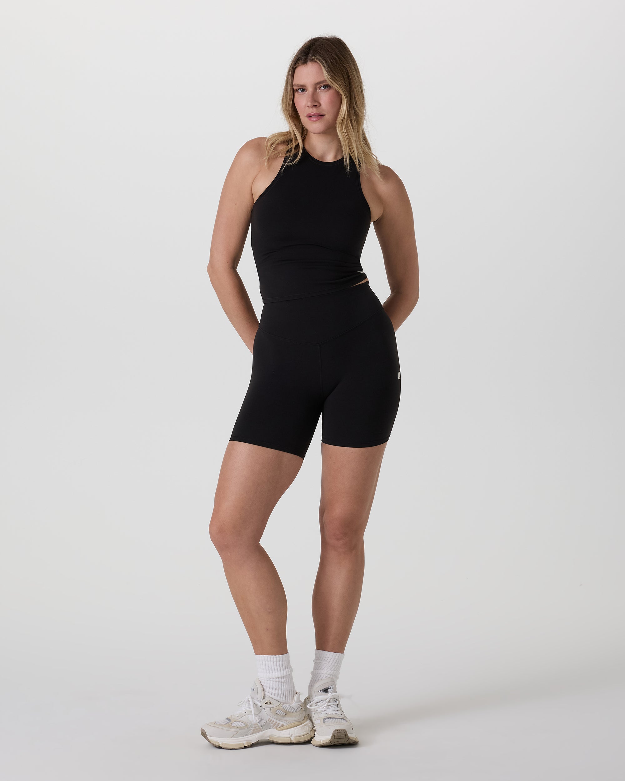 Vuori AllTheFeels Crew Tank BLK XS