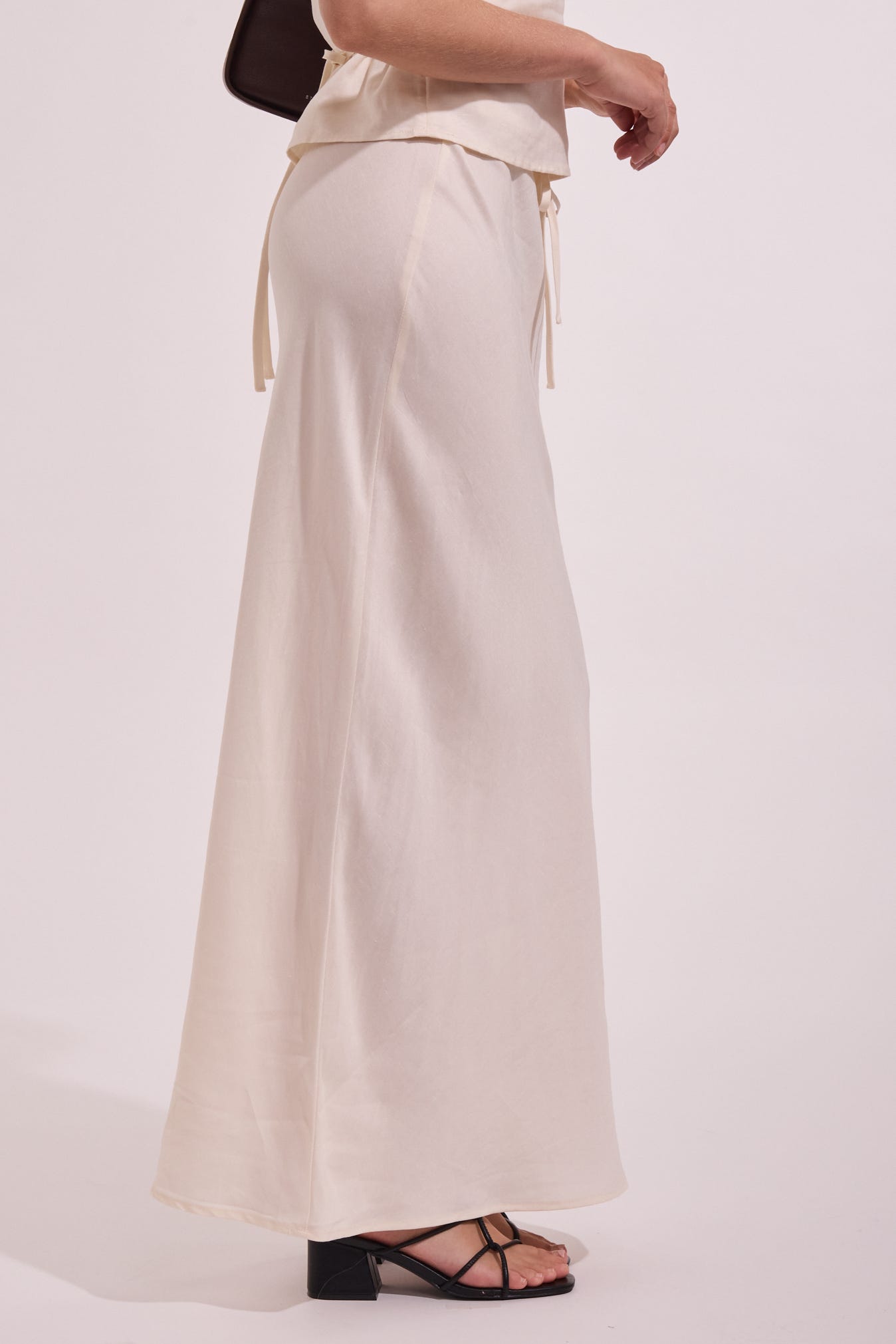Rhythm Bias Cut Maxi Skirt CRE-CREAM M