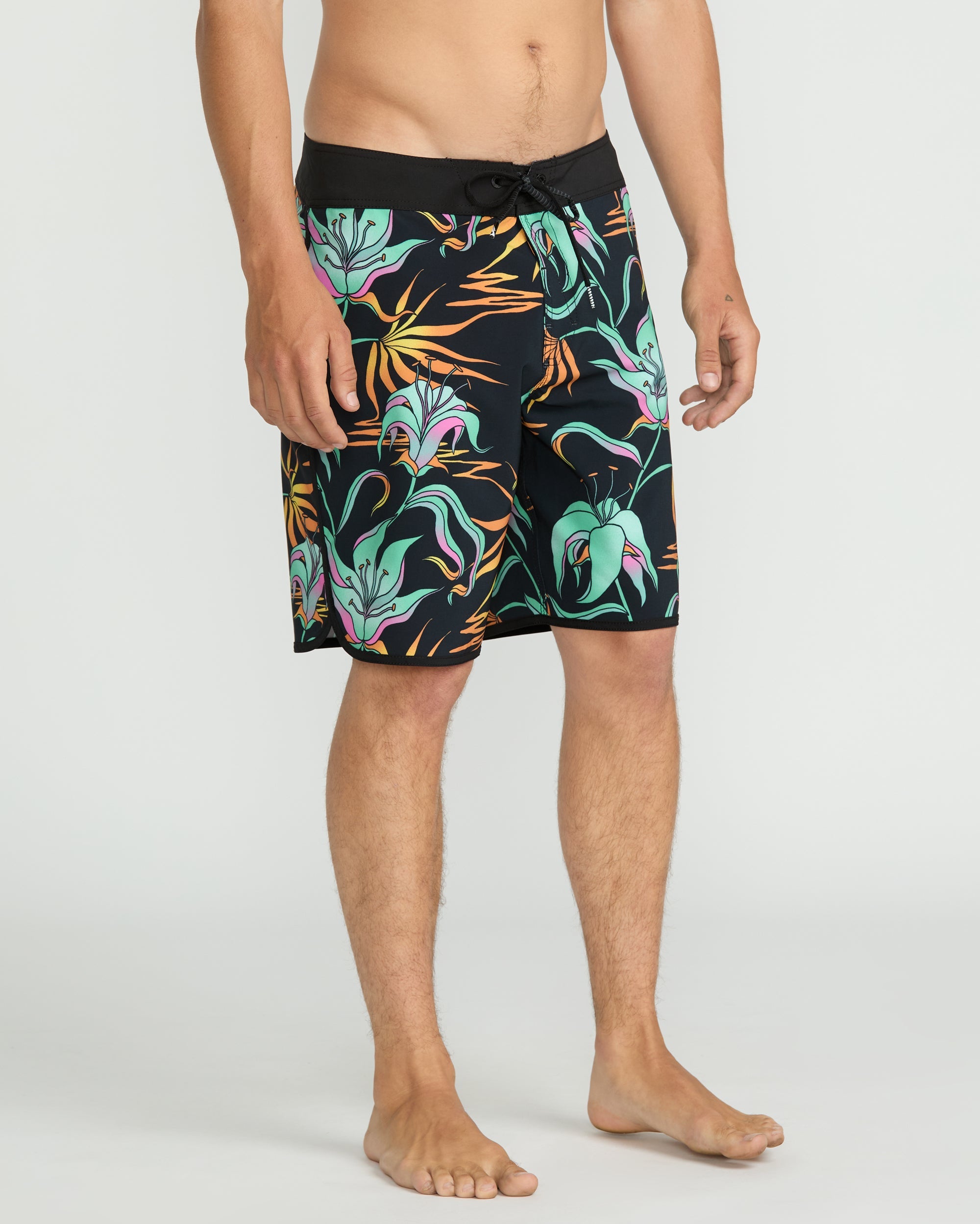 VOLCOM INFUSE SCALLOP MOD 19 BGR-BLACK GREEN 33
