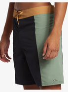 Quiksilver Made Better 18 in Boardshort 36 - PMR0